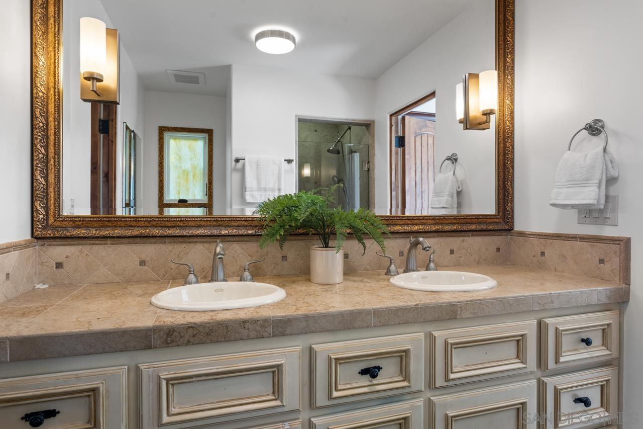 Detail Gallery Image 45 of 61 For 3235  Harbor View Dr, San Diego,  CA 92106 - 5 Beds | 4/2 Baths