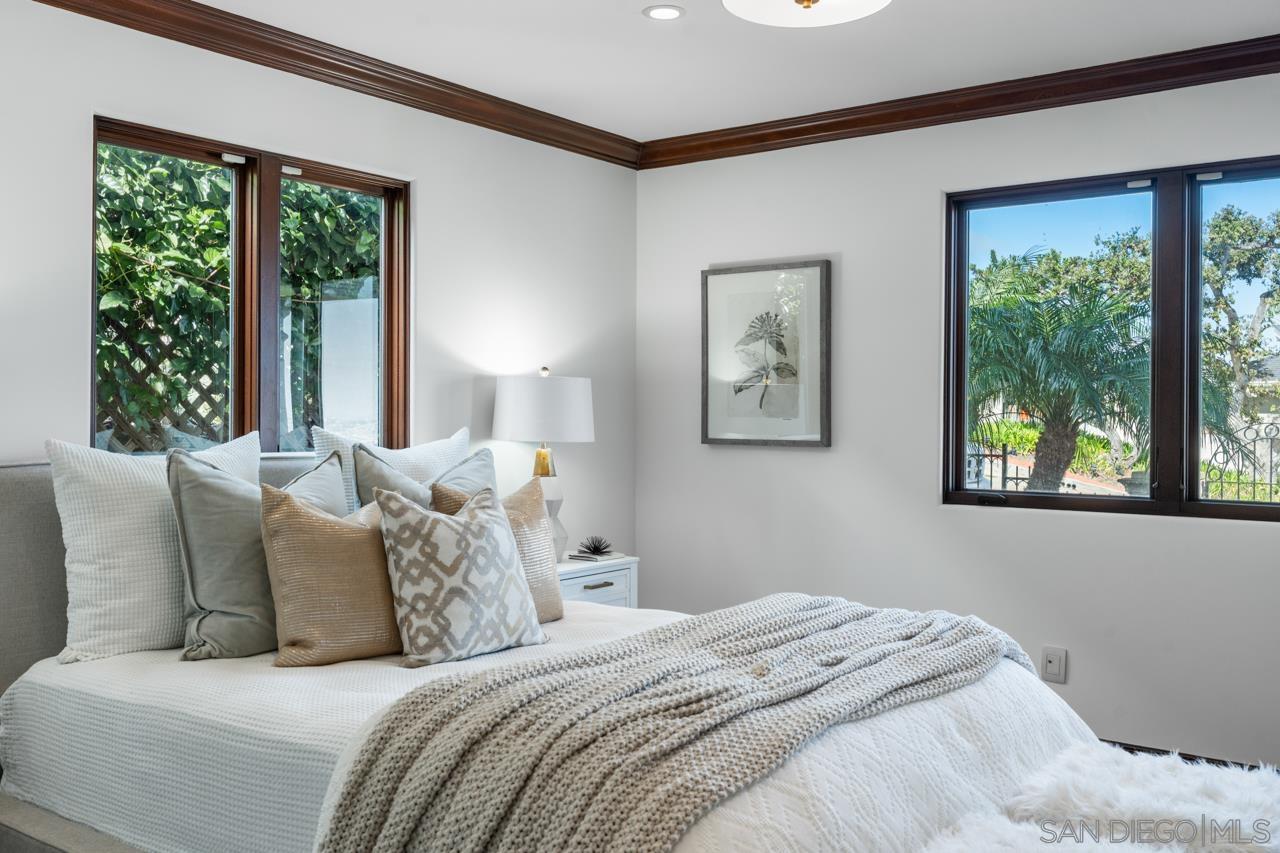 Detail Gallery Image 47 of 61 For 3235  Harbor View Dr, San Diego,  CA 92106 - 5 Beds | 4/2 Baths