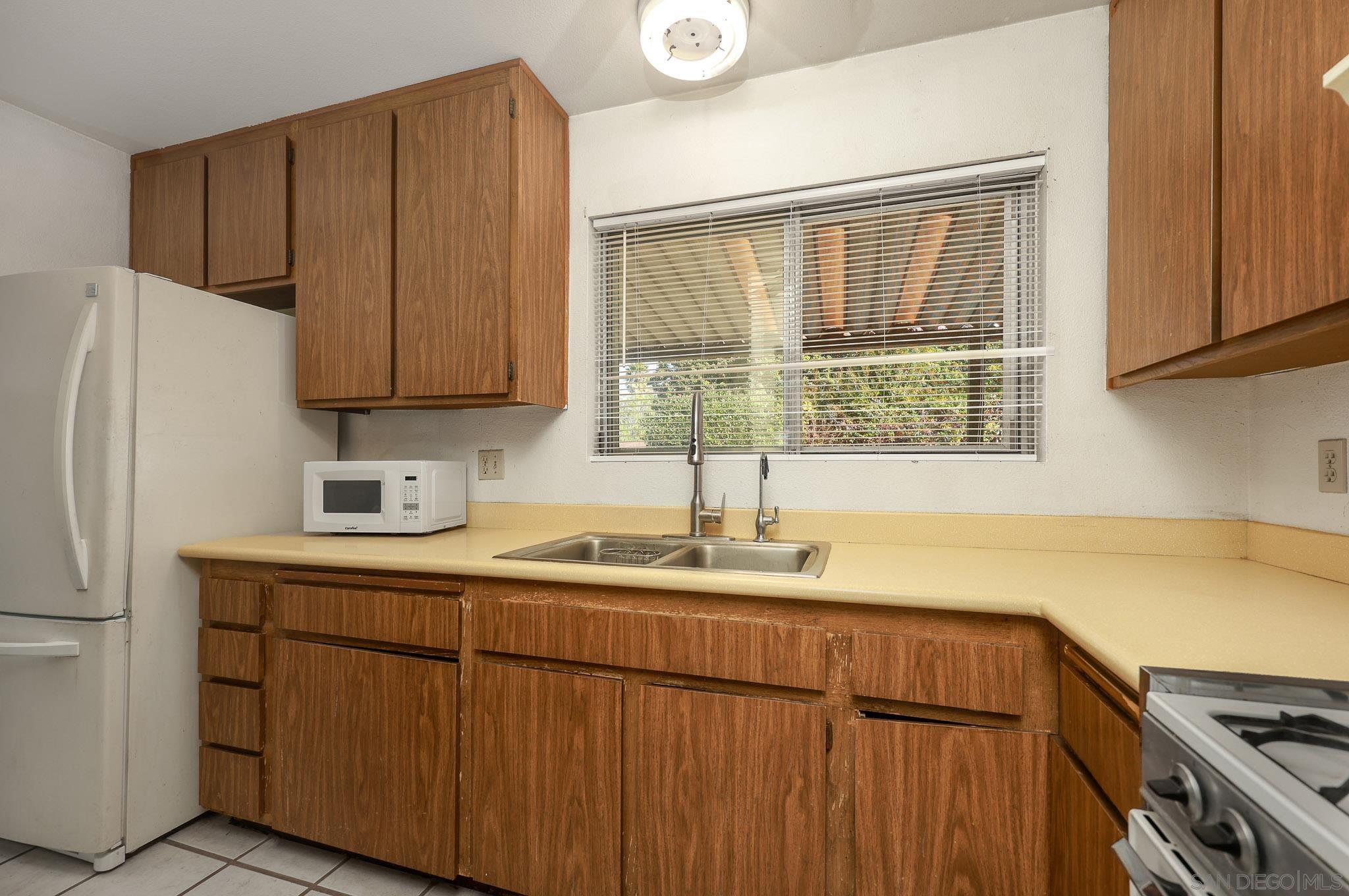 Detail Gallery Image 11 of 29 For 1572  Peacock Blvd, Oceanside,  CA 92056 - 3 Beds | 1/1 Baths