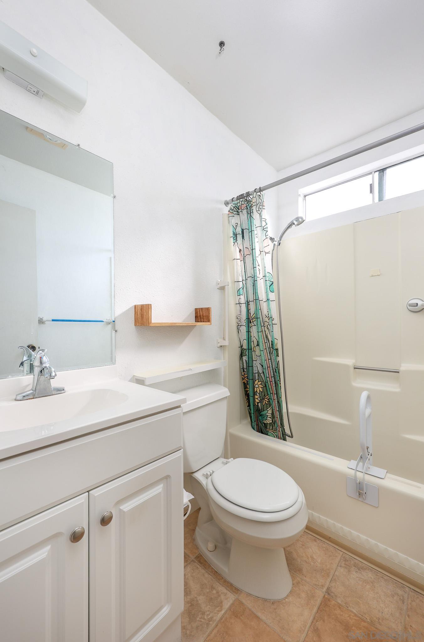 Detail Gallery Image 16 of 29 For 1572  Peacock Blvd, Oceanside,  CA 92056 - 3 Beds | 1/1 Baths