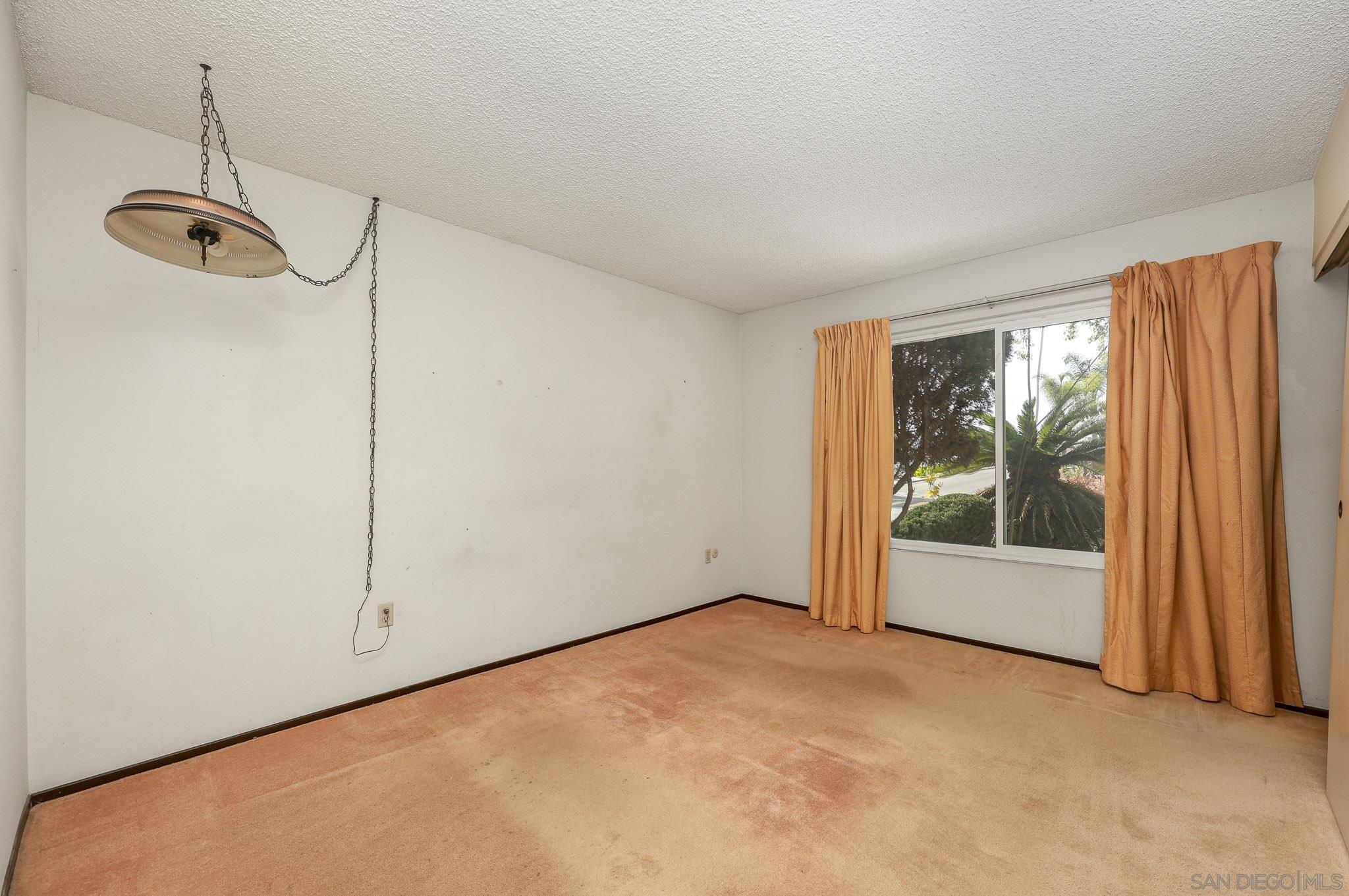 Detail Gallery Image 18 of 29 For 1572  Peacock Blvd, Oceanside,  CA 92056 - 3 Beds | 1/1 Baths