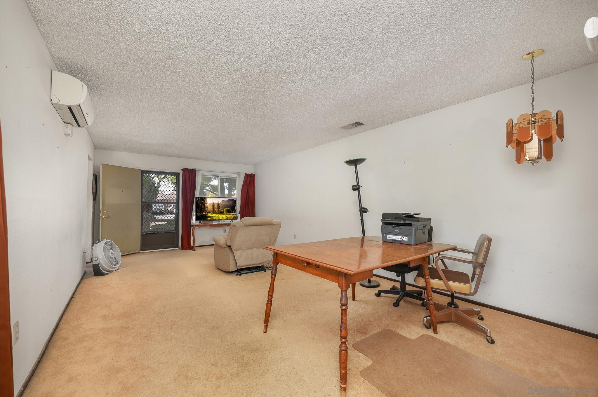 Detail Gallery Image 7 of 29 For 1572  Peacock Blvd, Oceanside,  CA 92056 - 3 Beds | 1/1 Baths