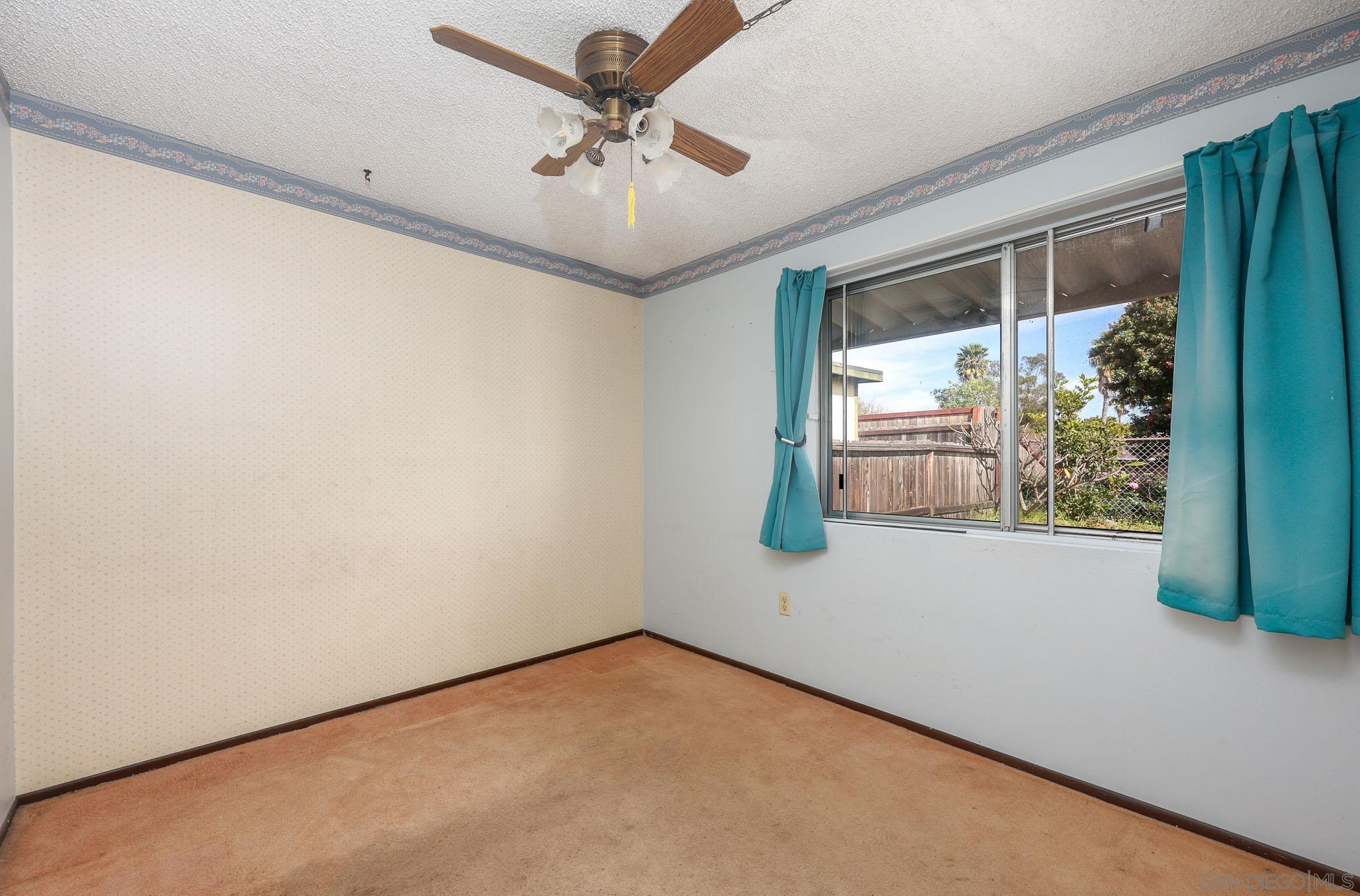 Detail Gallery Image 9 of 29 For 1572  Peacock Blvd, Oceanside,  CA 92056 - 3 Beds | 1/1 Baths