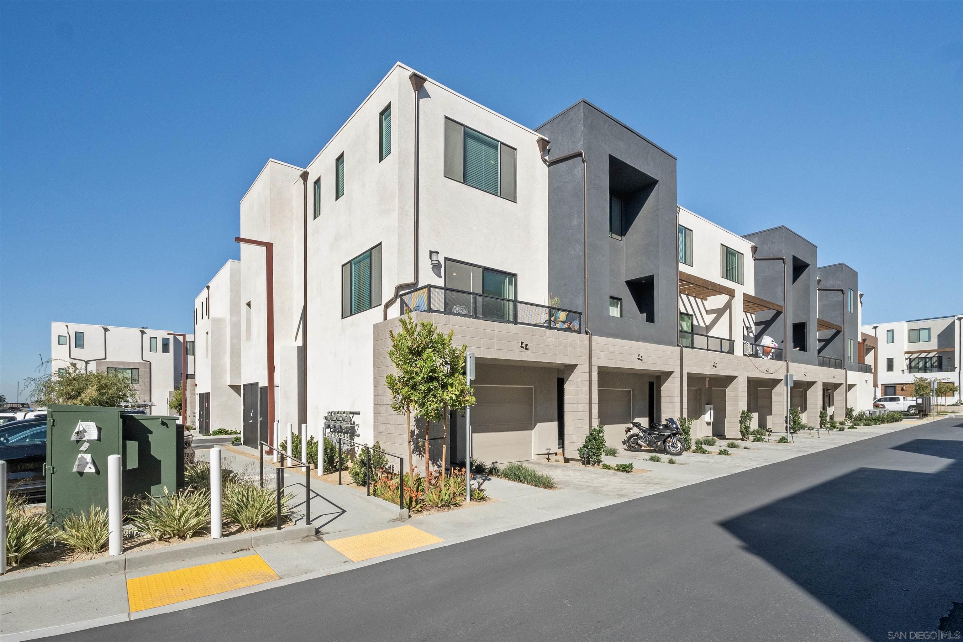 Front Image Thumbnail for SD260003854