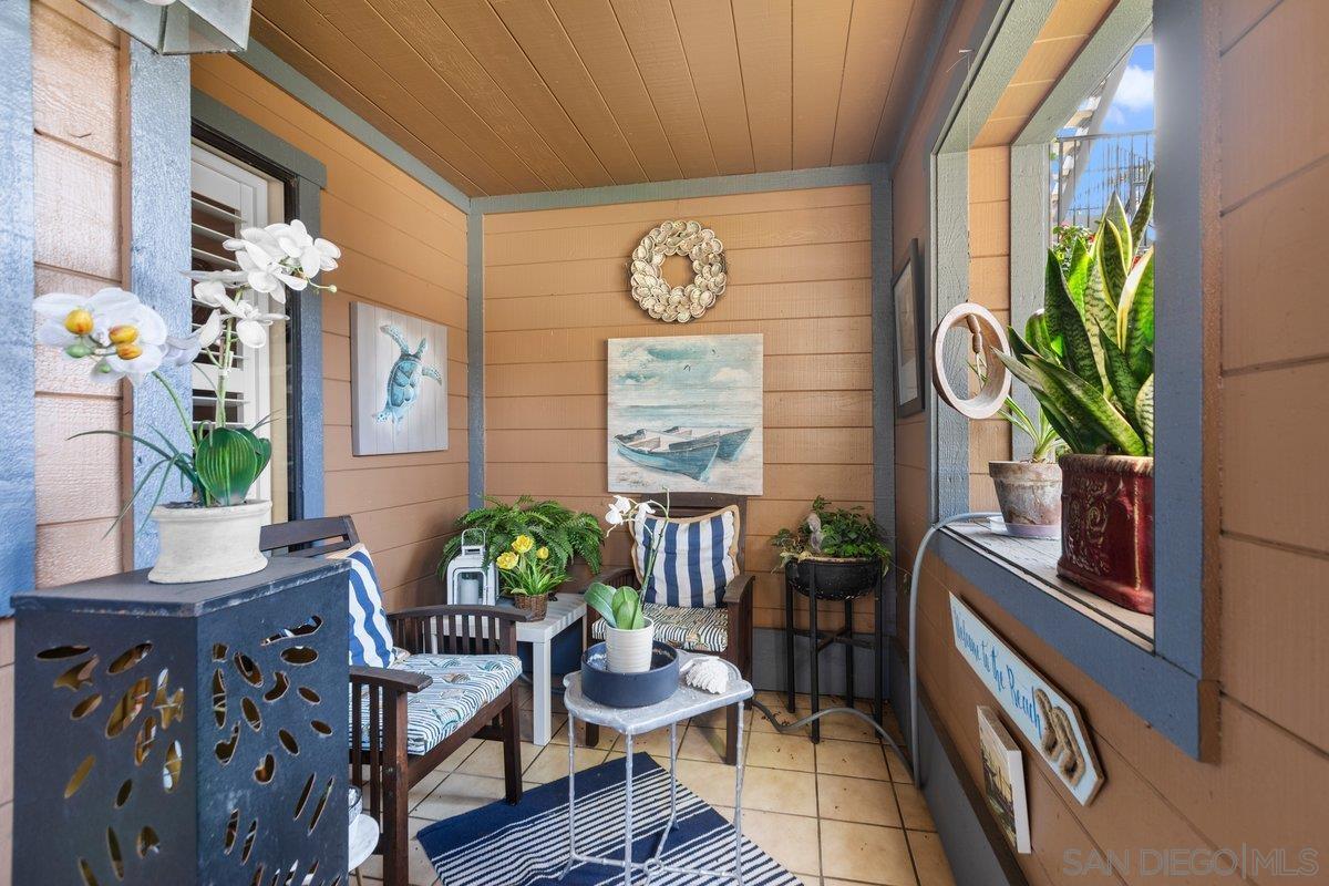 Detail Gallery Image 15 of 68 For 4011  Layang Layang Cir  #F,  Carlsbad,  CA 92008 - 2 Beds | 2/1 Baths