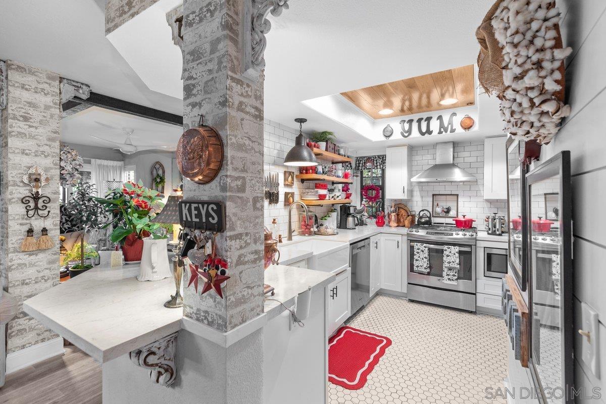 Detail Gallery Image 22 of 68 For 4011  Layang Layang Cir  #F,  Carlsbad,  CA 92008 - 2 Beds | 2/1 Baths