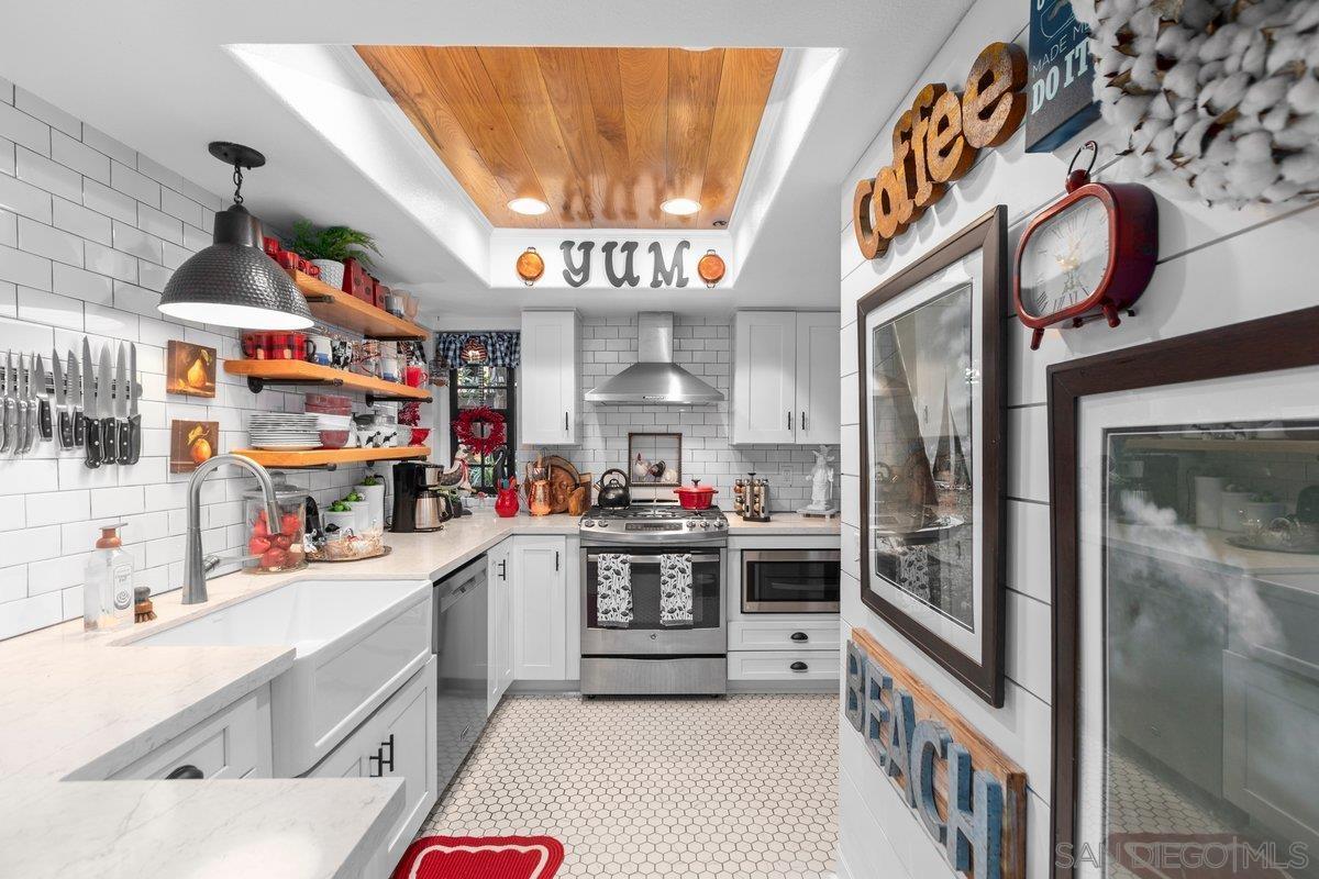 Detail Gallery Image 24 of 68 For 4011  Layang Layang Cir  #F,  Carlsbad,  CA 92008 - 2 Beds | 2/1 Baths