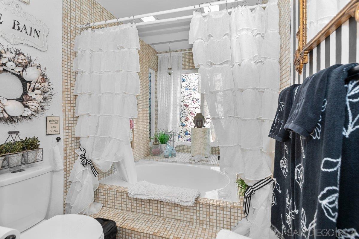 Detail Gallery Image 35 of 68 For 4011  Layang Layang Cir  #F,  Carlsbad,  CA 92008 - 2 Beds | 2/1 Baths