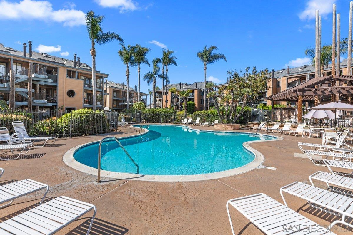 Detail Gallery Image 43 of 68 For 4011  Layang Layang Cir  #F,  Carlsbad,  CA 92008 - 2 Beds | 2/1 Baths