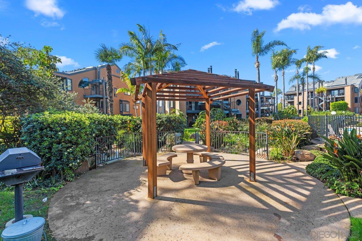 Detail Gallery Image 45 of 68 For 4011  Layang Layang Cir  #F,  Carlsbad,  CA 92008 - 2 Beds | 2/1 Baths