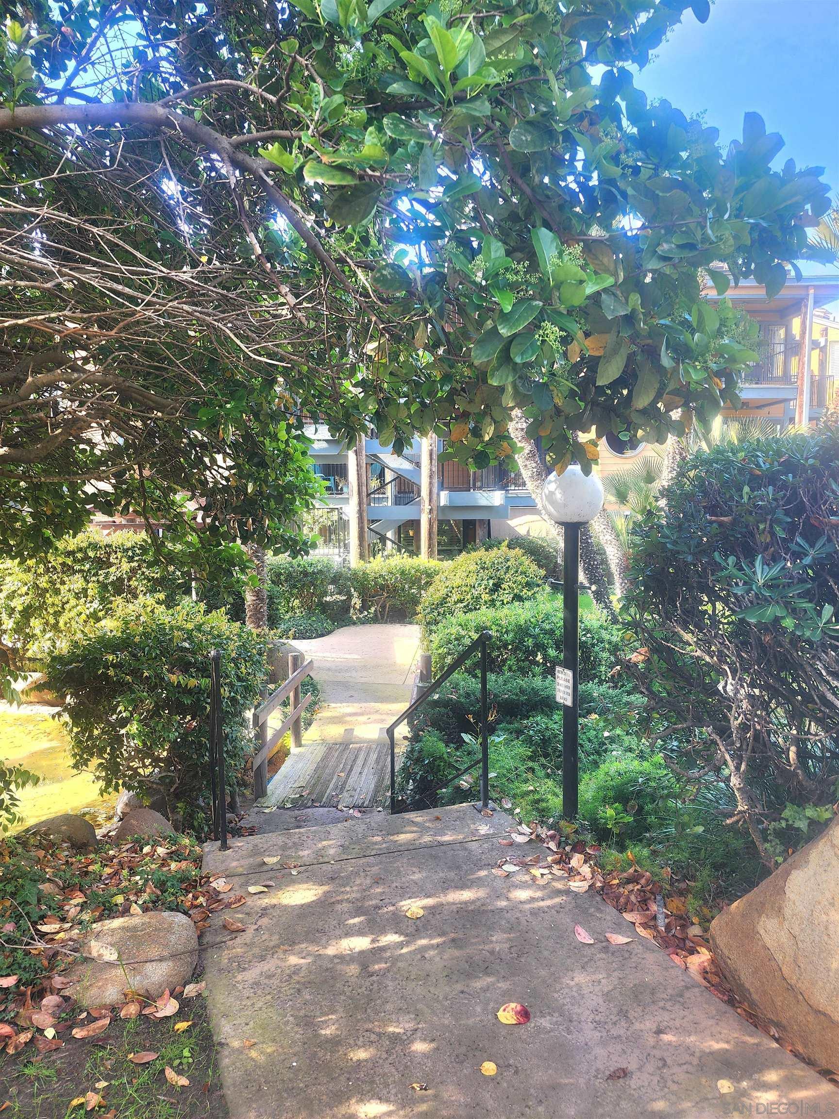 Detail Gallery Image 49 of 68 For 4011  Layang Layang Cir  #F,  Carlsbad,  CA 92008 - 2 Beds | 2/1 Baths