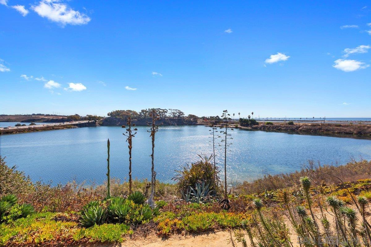 Detail Gallery Image 58 of 68 For 4011  Layang Layang Cir  #F,  Carlsbad,  CA 92008 - 2 Beds | 2/1 Baths