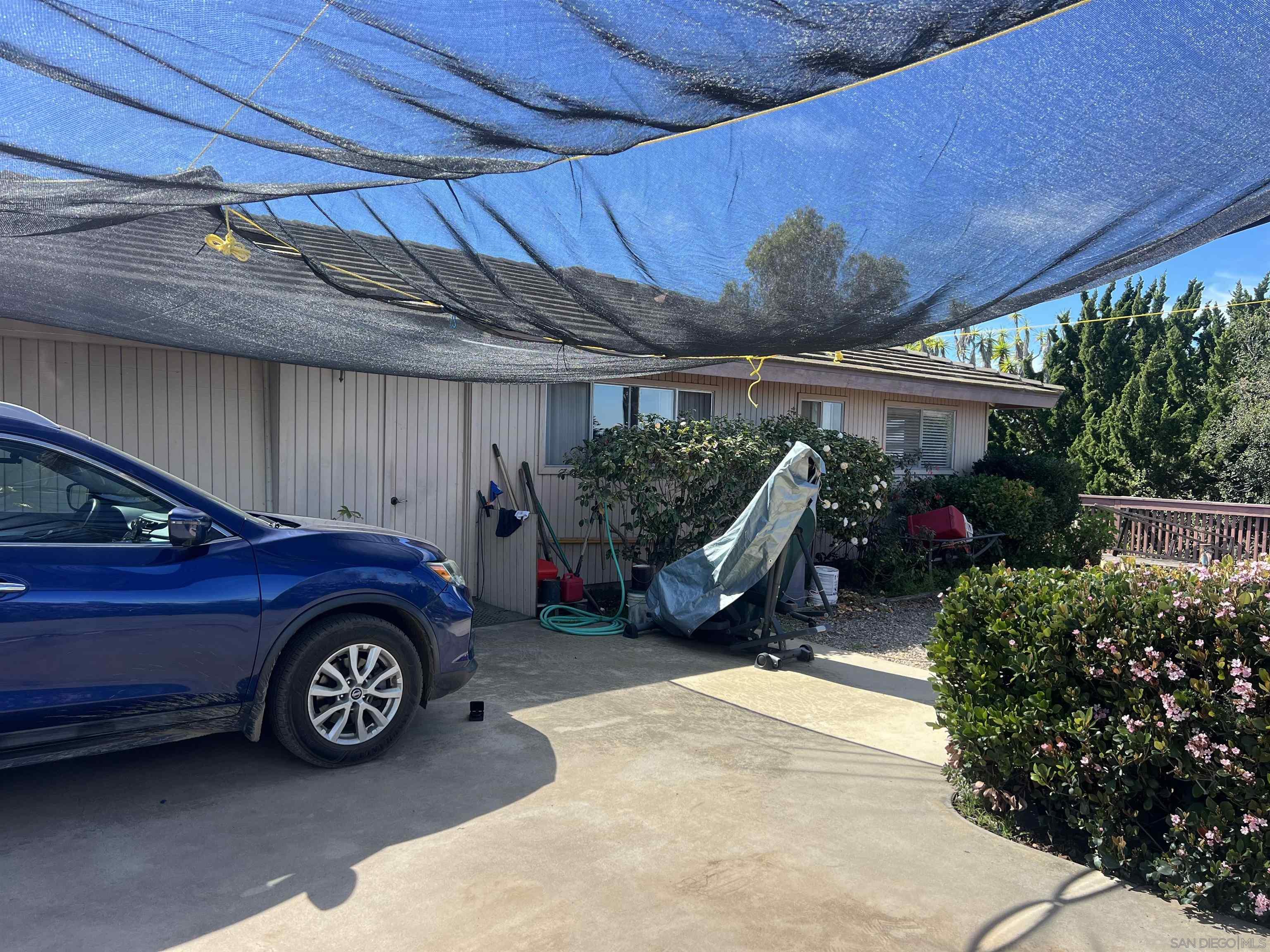 Detail Gallery Image 2 of 5 For 3250  Sunny Creek Rd, Carlsbad,  CA 92010 - 3 Beds | 2 Baths