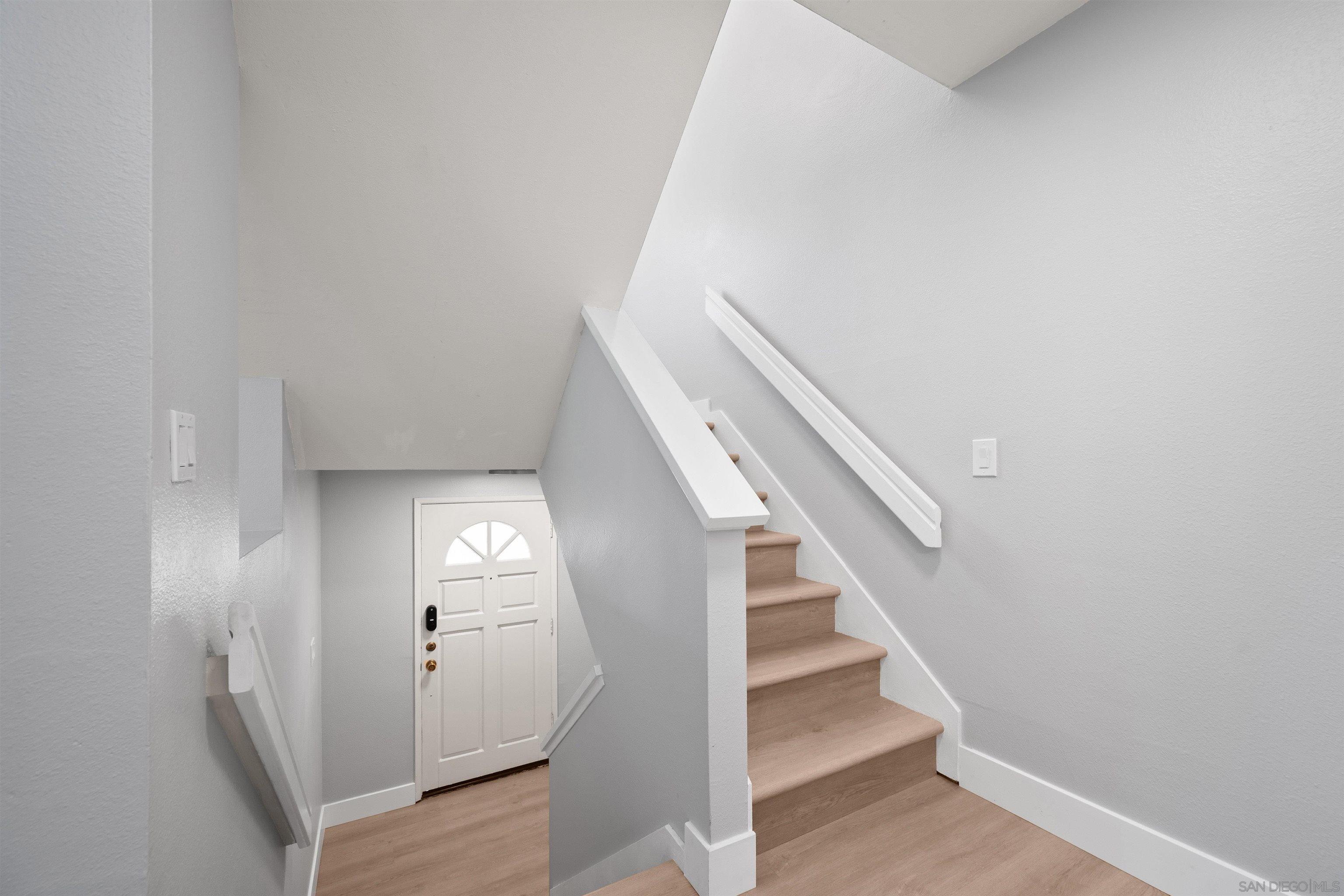 Detail Gallery Image 5 of 50 For 8040  Sevan Ct  #C,  San Diego,  CA 92123 - 2 Beds | 2/1 Baths