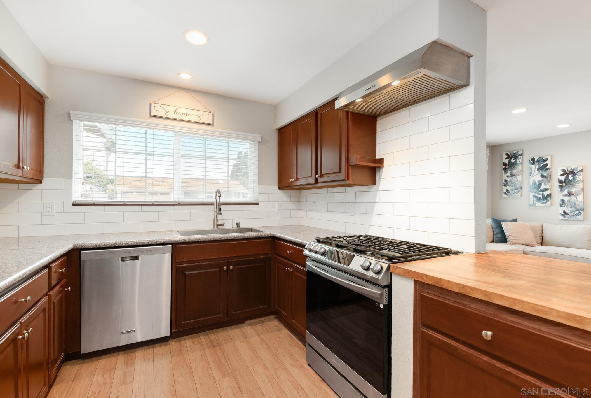 Detail Gallery Image 11 of 23 For 154  Harrison St, Oceanside,  CA 92057 - 3 Beds | 2 Baths