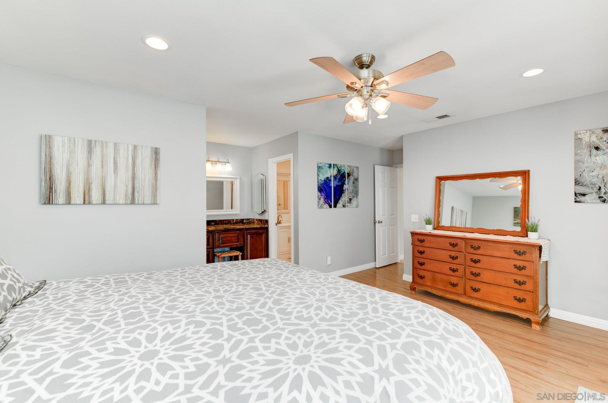Detail Gallery Image 13 of 23 For 154  Harrison St, Oceanside,  CA 92057 - 3 Beds | 2 Baths