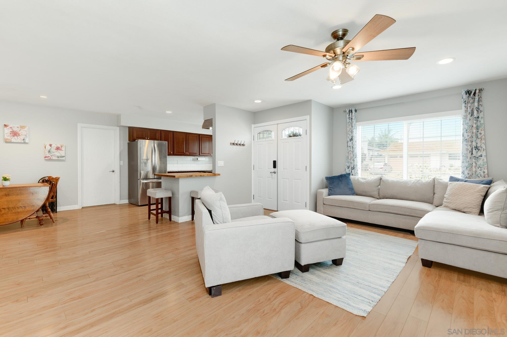 Detail Gallery Image 4 of 23 For 154  Harrison St, Oceanside,  CA 92057 - 3 Beds | 2 Baths