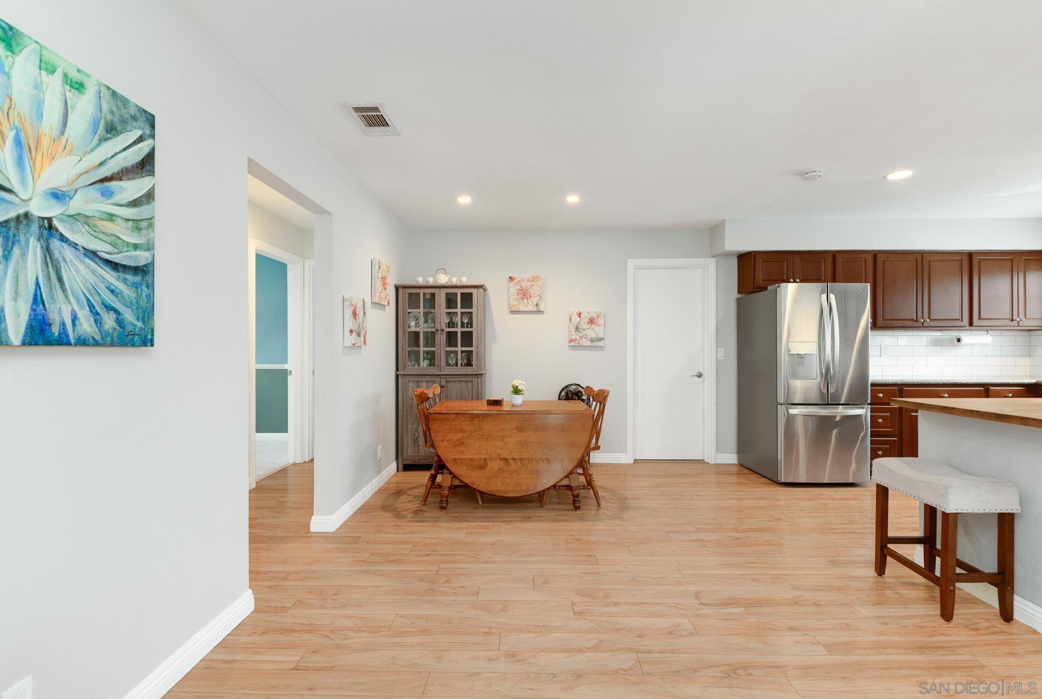 Detail Gallery Image 6 of 23 For 154  Harrison St, Oceanside,  CA 92057 - 3 Beds | 2 Baths