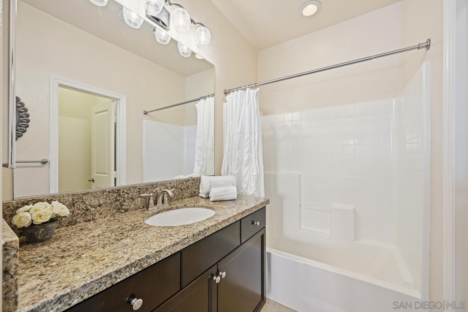 Detail Gallery Image 15 of 23 For 2533  Antlers Way, San Marcos,  CA 92078 - 2 Beds | 2/1 Baths