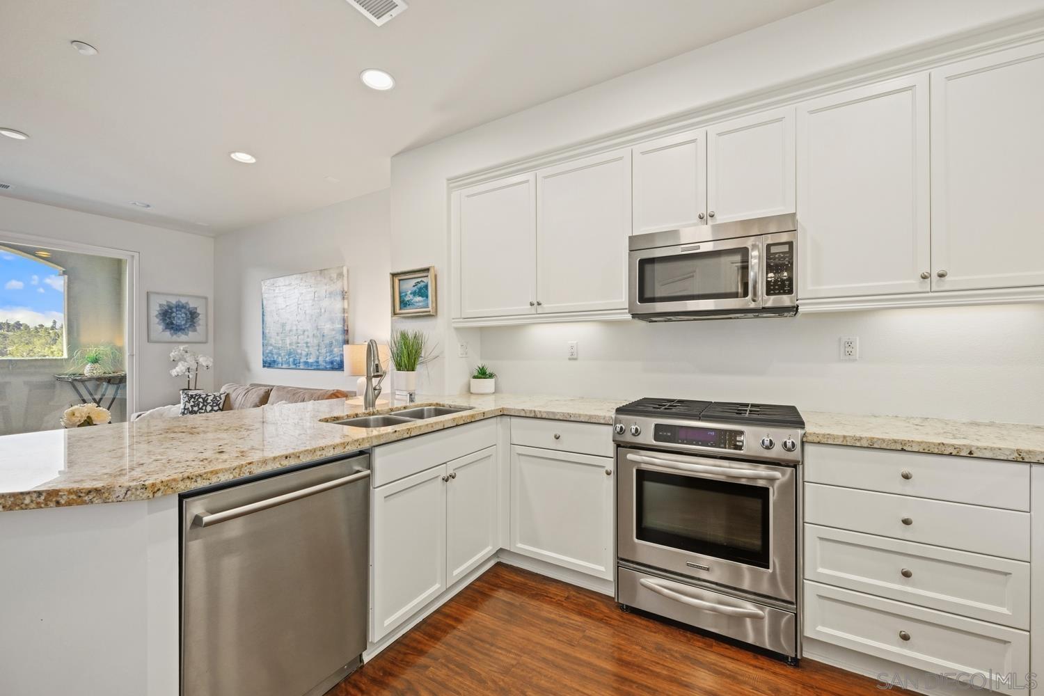 Detail Gallery Image 9 of 23 For 2533  Antlers Way, San Marcos,  CA 92078 - 2 Beds | 2/1 Baths