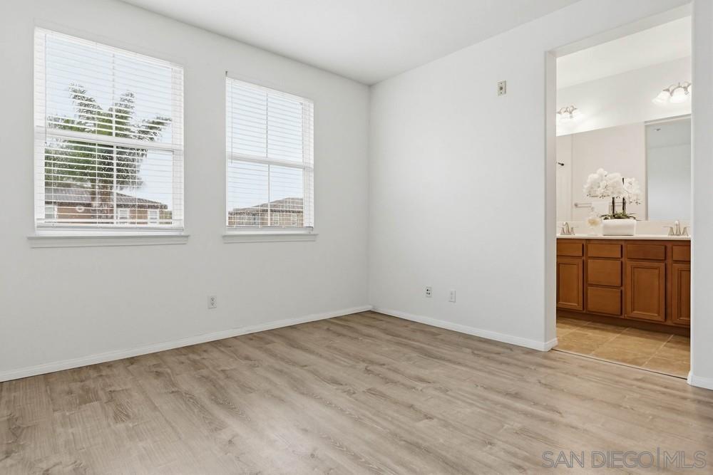 Detail Gallery Image 19 of 39 For 17059  Calle Trevino  #5,  San Diego,  CA 92127 - 2 Beds | 2/1 Baths