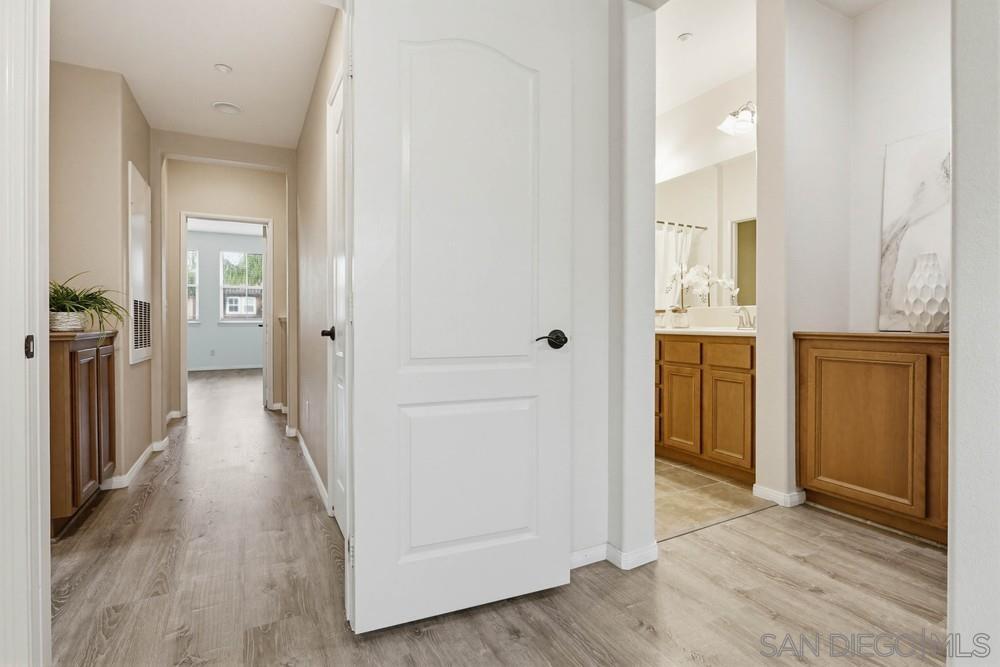 Detail Gallery Image 26 of 39 For 17059  Calle Trevino  #5,  San Diego,  CA 92127 - 2 Beds | 2/1 Baths