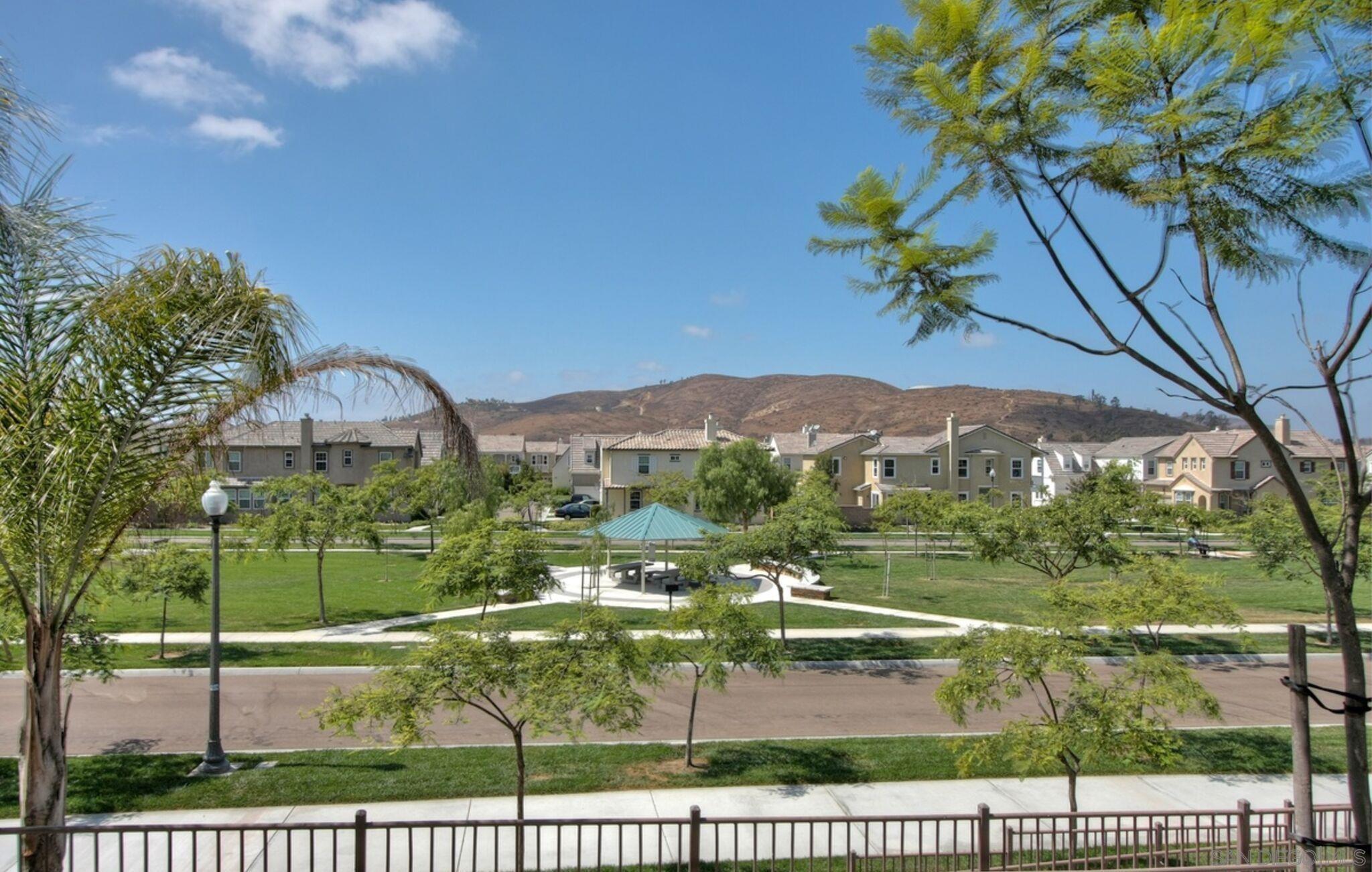 Detail Gallery Image 34 of 39 For 17059  Calle Trevino  #5,  San Diego,  CA 92127 - 2 Beds | 2/1 Baths