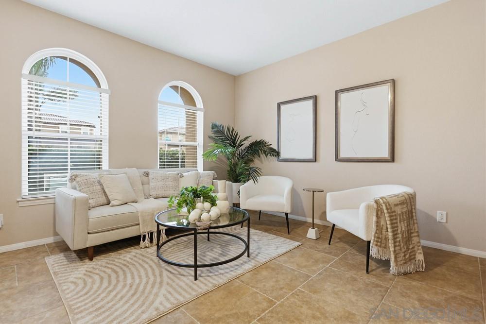 Detail Gallery Image 6 of 39 For 17059  Calle Trevino  #5,  San Diego,  CA 92127 - 2 Beds | 2/1 Baths