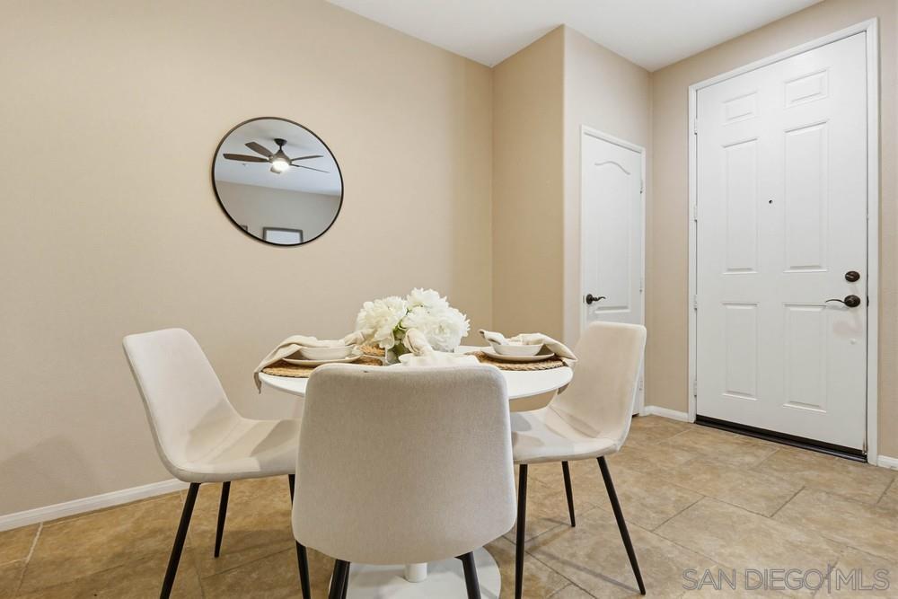 Detail Gallery Image 8 of 39 For 17059  Calle Trevino  #5,  San Diego,  CA 92127 - 2 Beds | 2/1 Baths