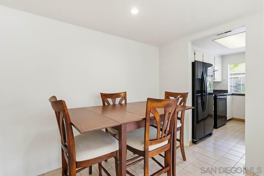 Detail Gallery Image 8 of 29 For 929  Amistad Ct  a,  El Cajon,  CA 92019 - 2 Beds | 1 Baths