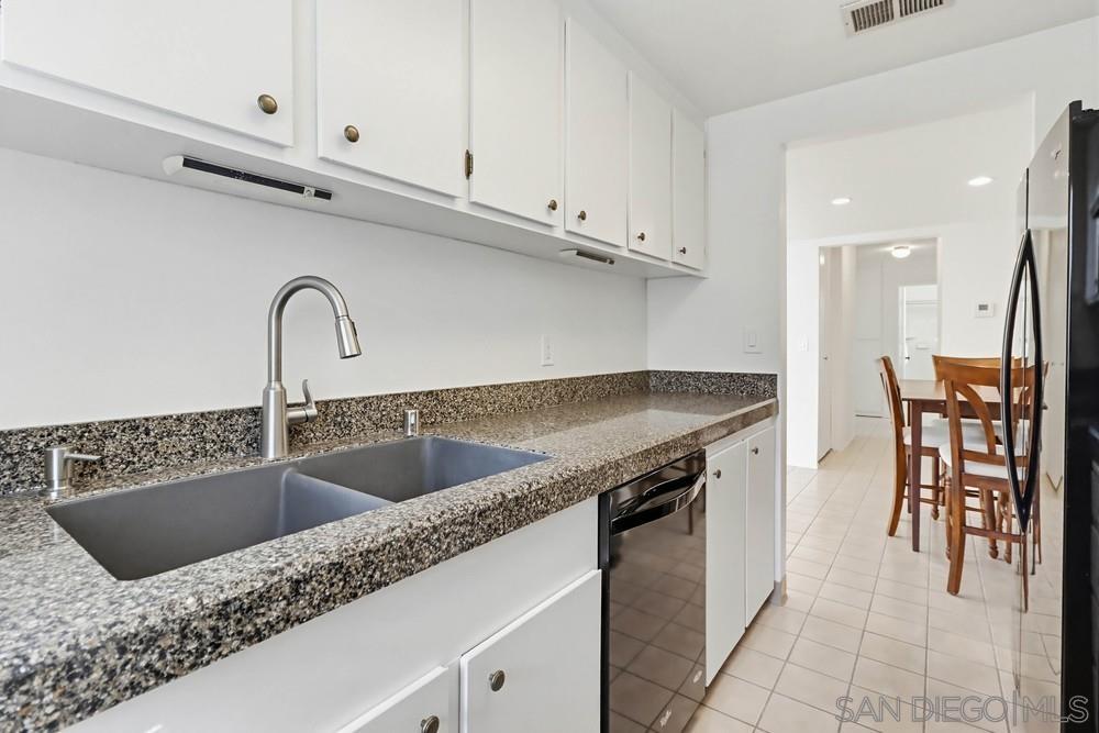 Detail Gallery Image 10 of 29 For 929  Amistad Ct  a,  El Cajon,  CA 92019 - 2 Beds | 1 Baths