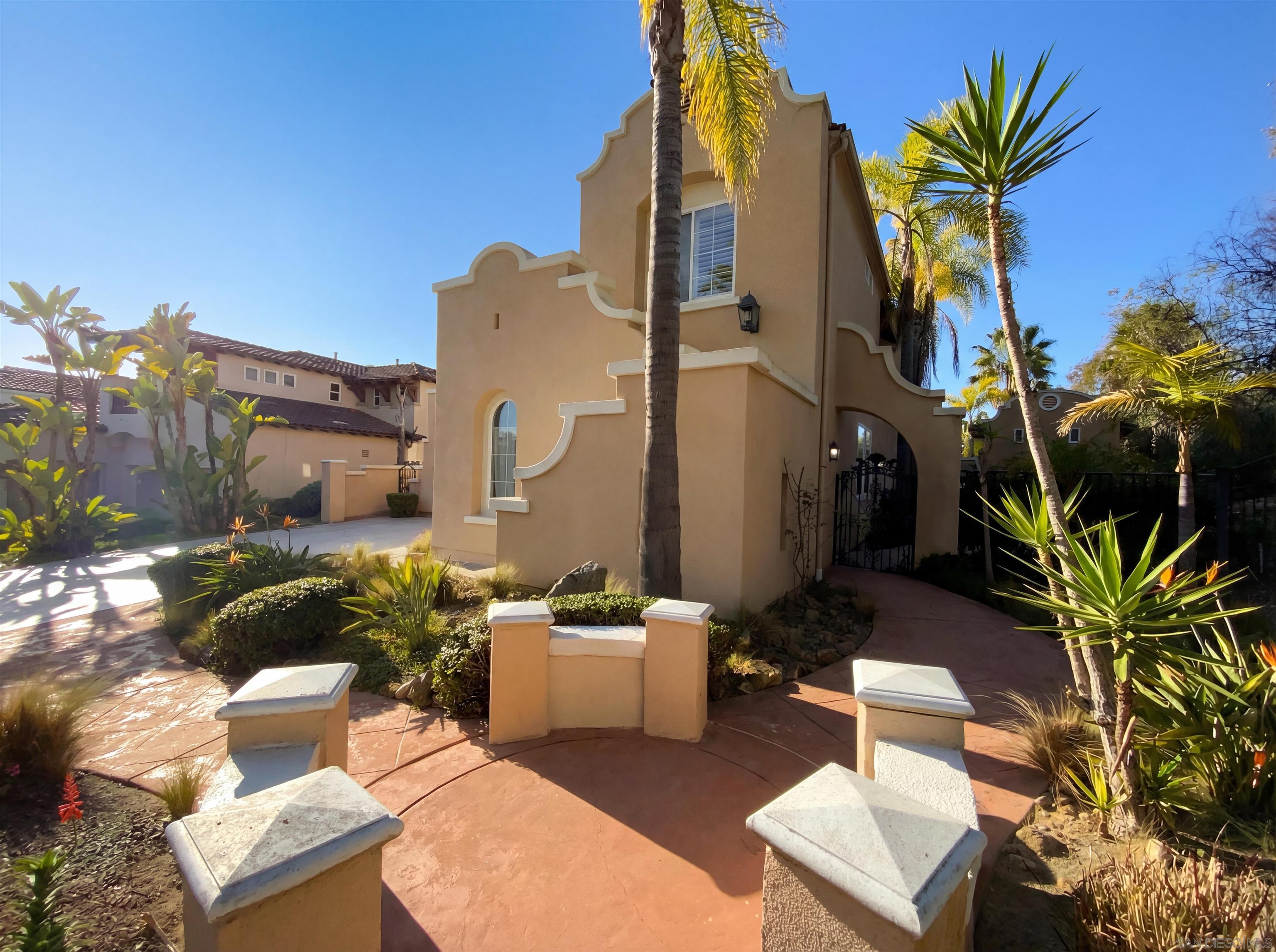 Detail Gallery Image 8 of 31 For 6259  Paseo Callado, Carlsbad,  CA 92009 - 5 Beds | 5/1 Baths