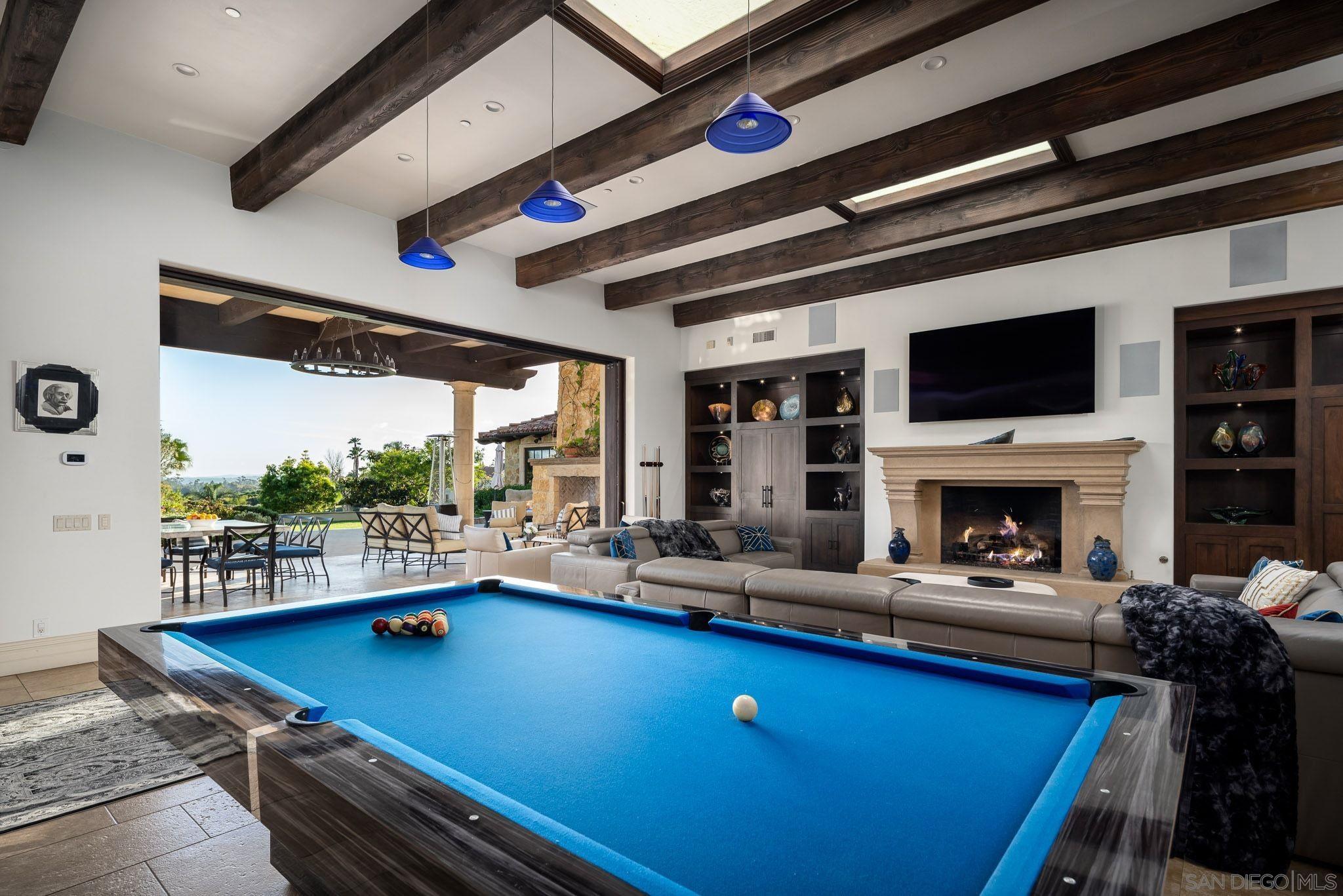 Detail Gallery Image 12 of 39 For 6565  Calle Reina, Rancho Santa Fe,  CA 92067 - 7 Beds | 8/2 Baths