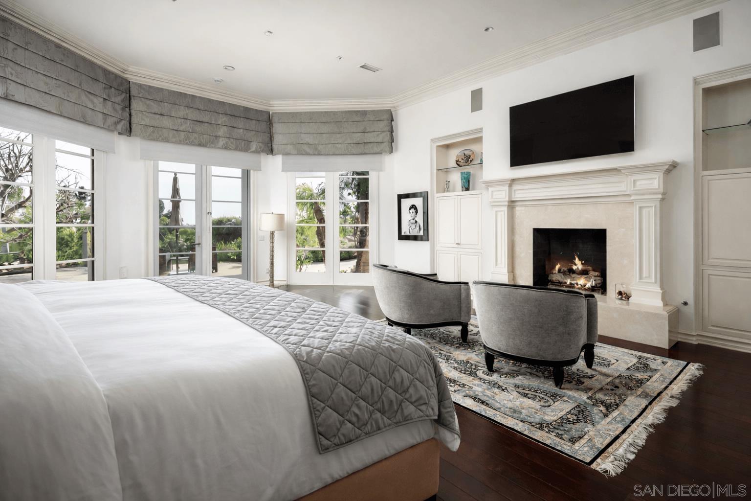 Detail Gallery Image 22 of 39 For 6565  Calle Reina, Rancho Santa Fe,  CA 92067 - 7 Beds | 8/2 Baths