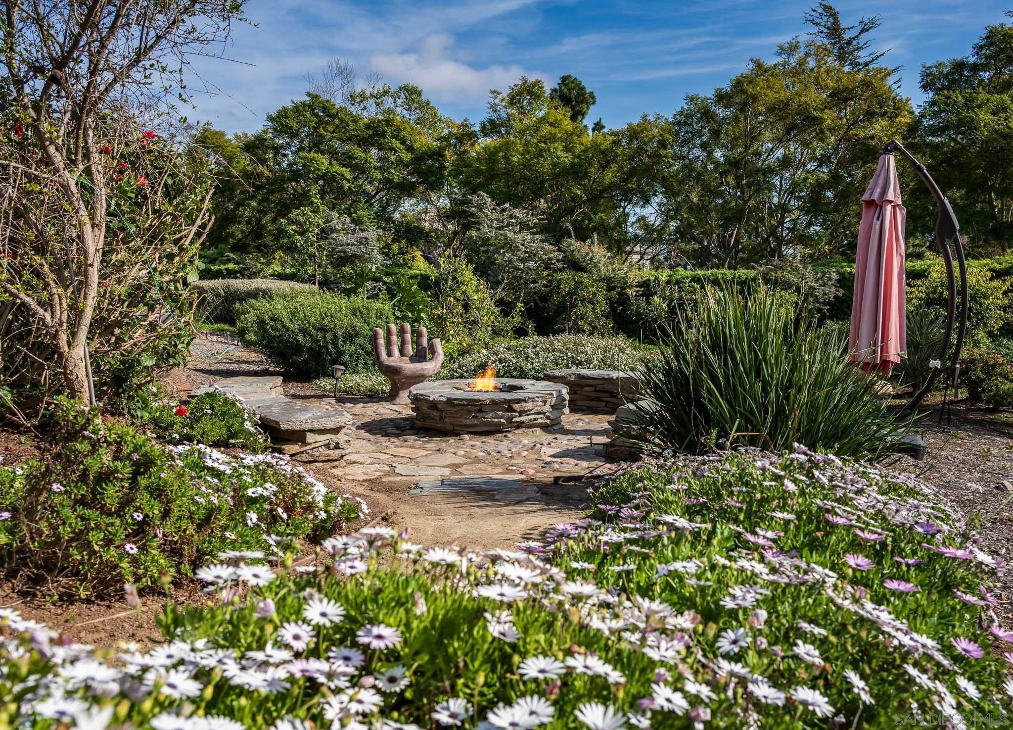 Detail Gallery Image 32 of 39 For 6565  Calle Reina, Rancho Santa Fe,  CA 92067 - 7 Beds | 8/2 Baths