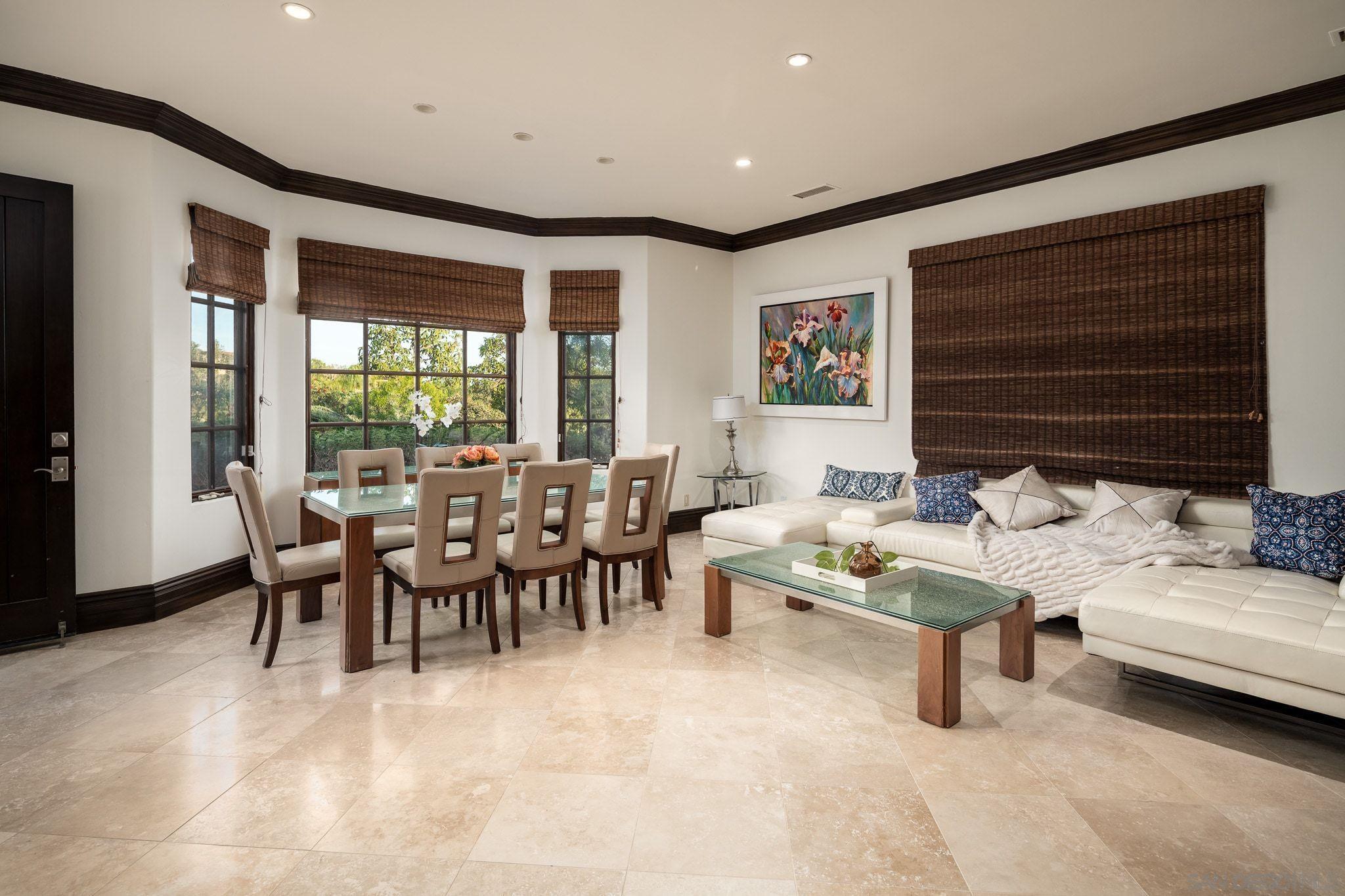 Detail Gallery Image 35 of 39 For 6565  Calle Reina, Rancho Santa Fe,  CA 92067 - 7 Beds | 8/2 Baths