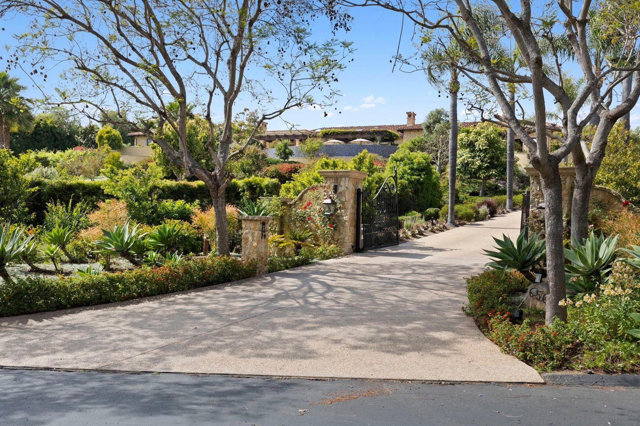 Detail Gallery Image 39 of 39 For 6565  Calle Reina, Rancho Santa Fe,  CA 92067 - 7 Beds | 8/2 Baths