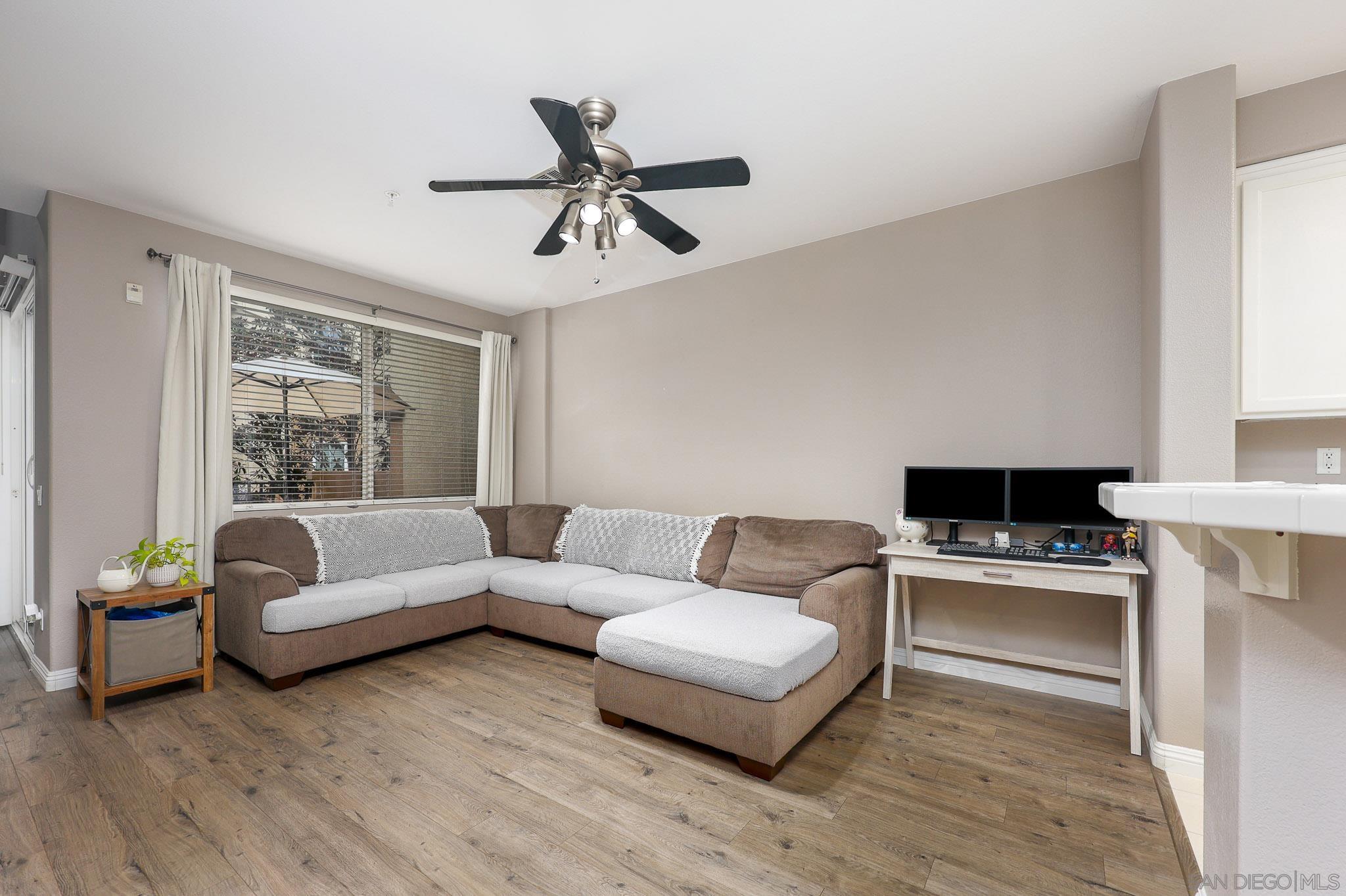 Detail Gallery Image 4 of 25 For 2003  Caminito De La Cruz, Chula Vista,  CA 91913 - 3 Beds | 2/1 Baths