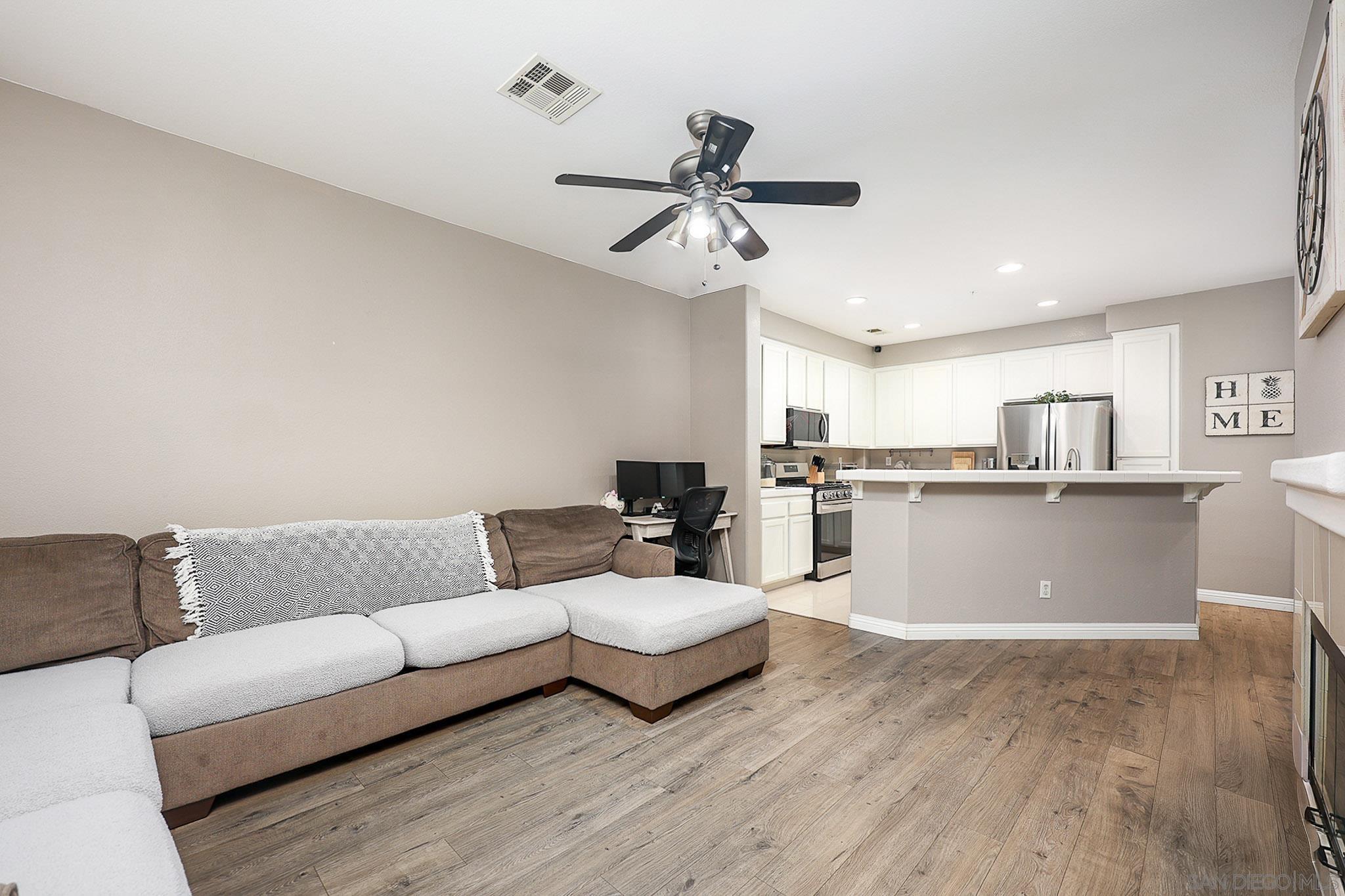 Detail Gallery Image 5 of 25 For 2003  Caminito De La Cruz, Chula Vista,  CA 91913 - 3 Beds | 2/1 Baths