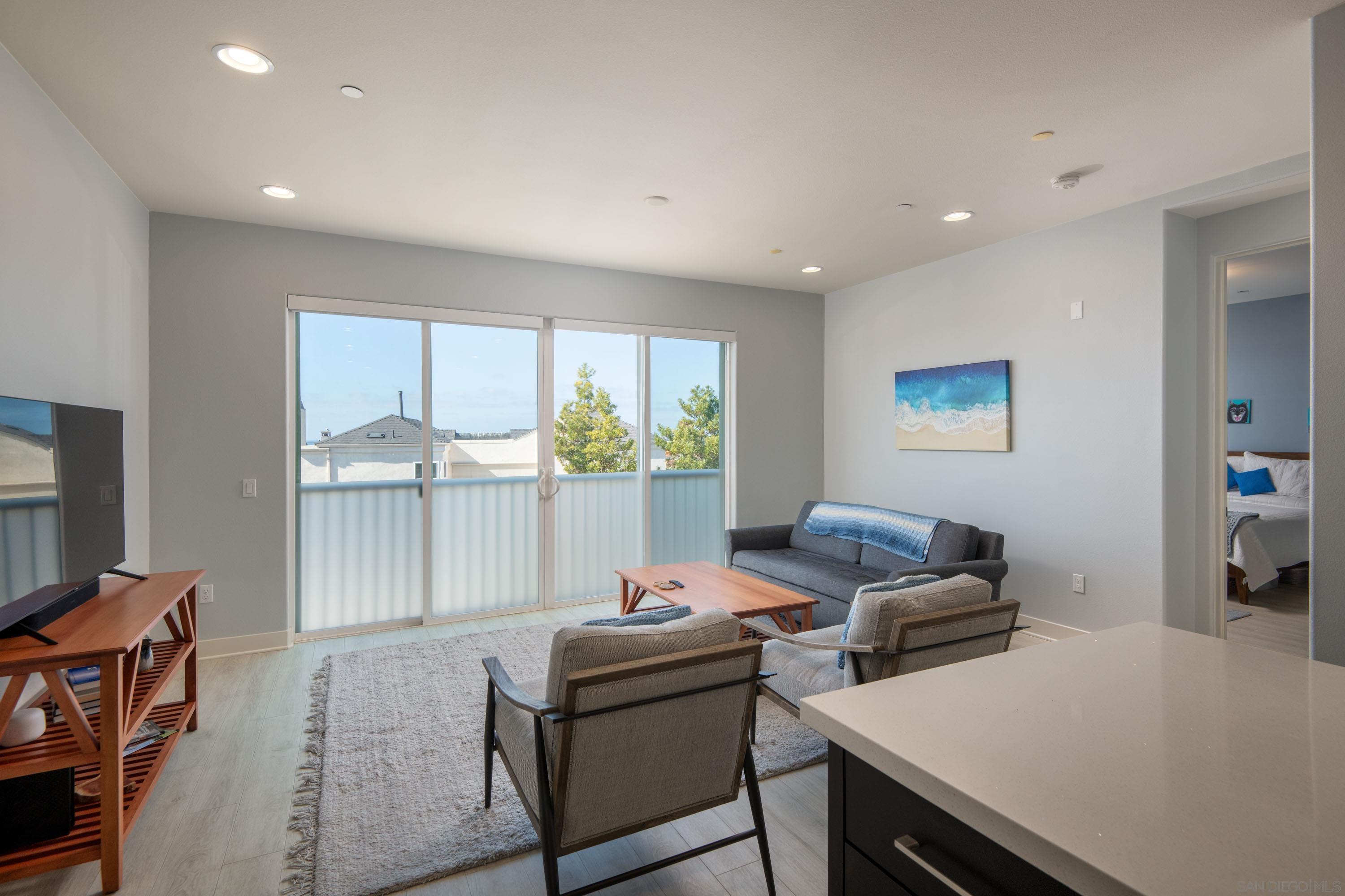 Detail Gallery Image 7 of 34 For 5702  La Jolla Blvd  #209,  La Jolla,  CA 92037 - 2 Beds | 2 Baths