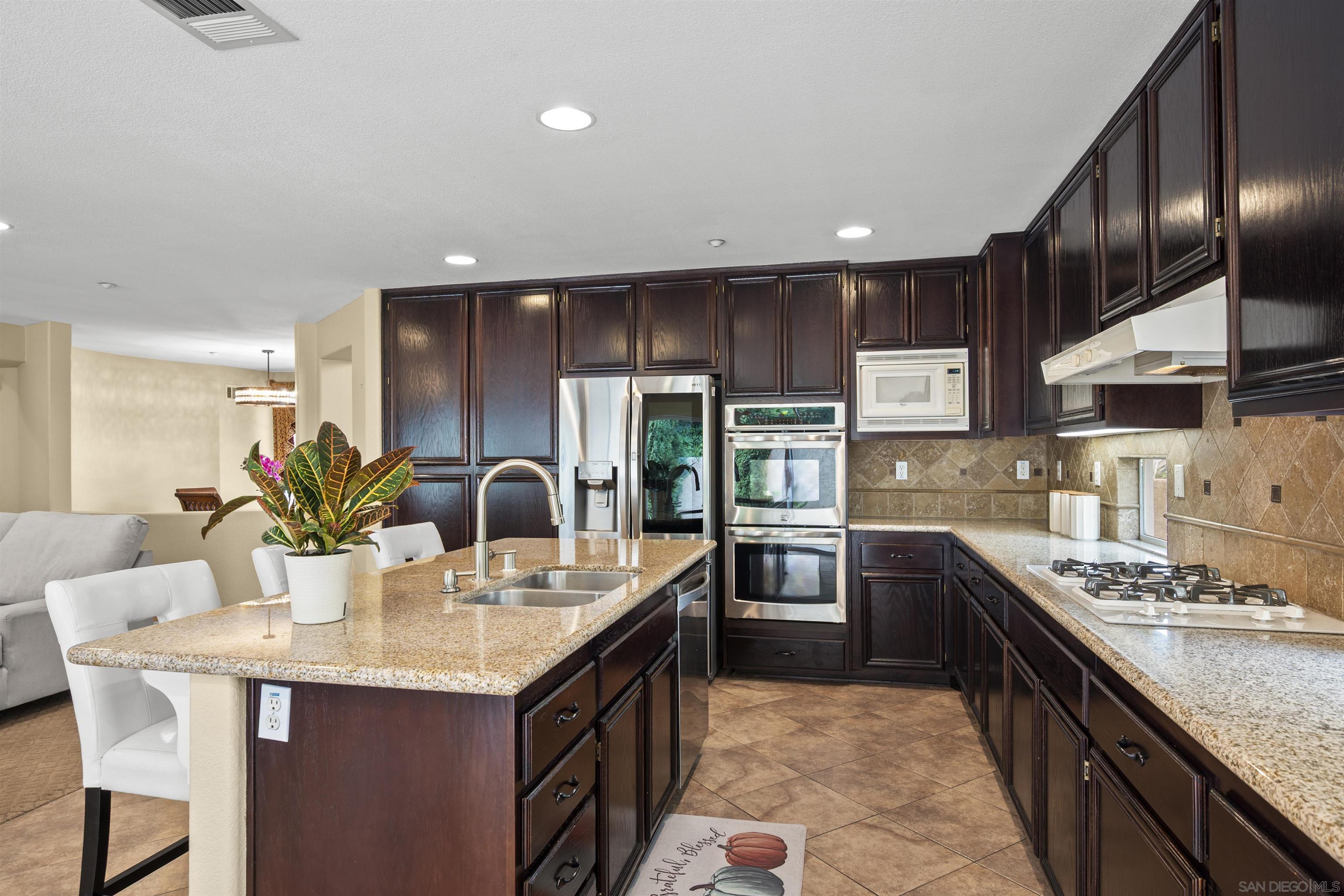 Detail Gallery Image 18 of 55 For 10145  Challenger Ct, Spring Valley,  CA 91978 - 5 Beds | 4 Baths