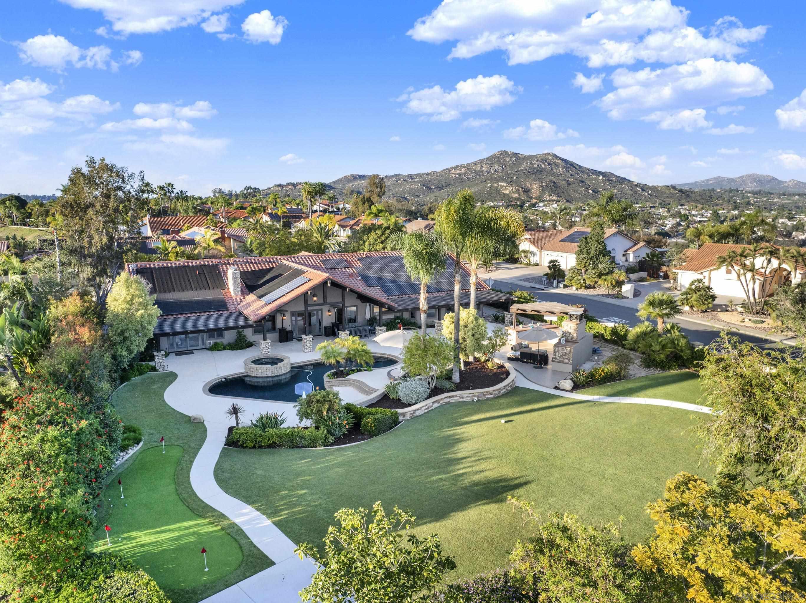 Detail Gallery Image 2 of 67 For 12885  Rockwell Ct, Poway,  CA 92064 - 6 Beds | 4/1 Baths