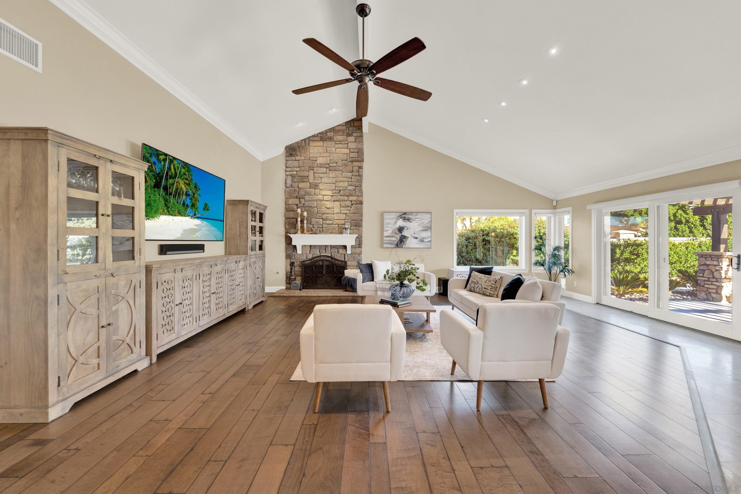 Detail Gallery Image 12 of 67 For 12885  Rockwell Ct, Poway,  CA 92064 - 6 Beds | 4/1 Baths