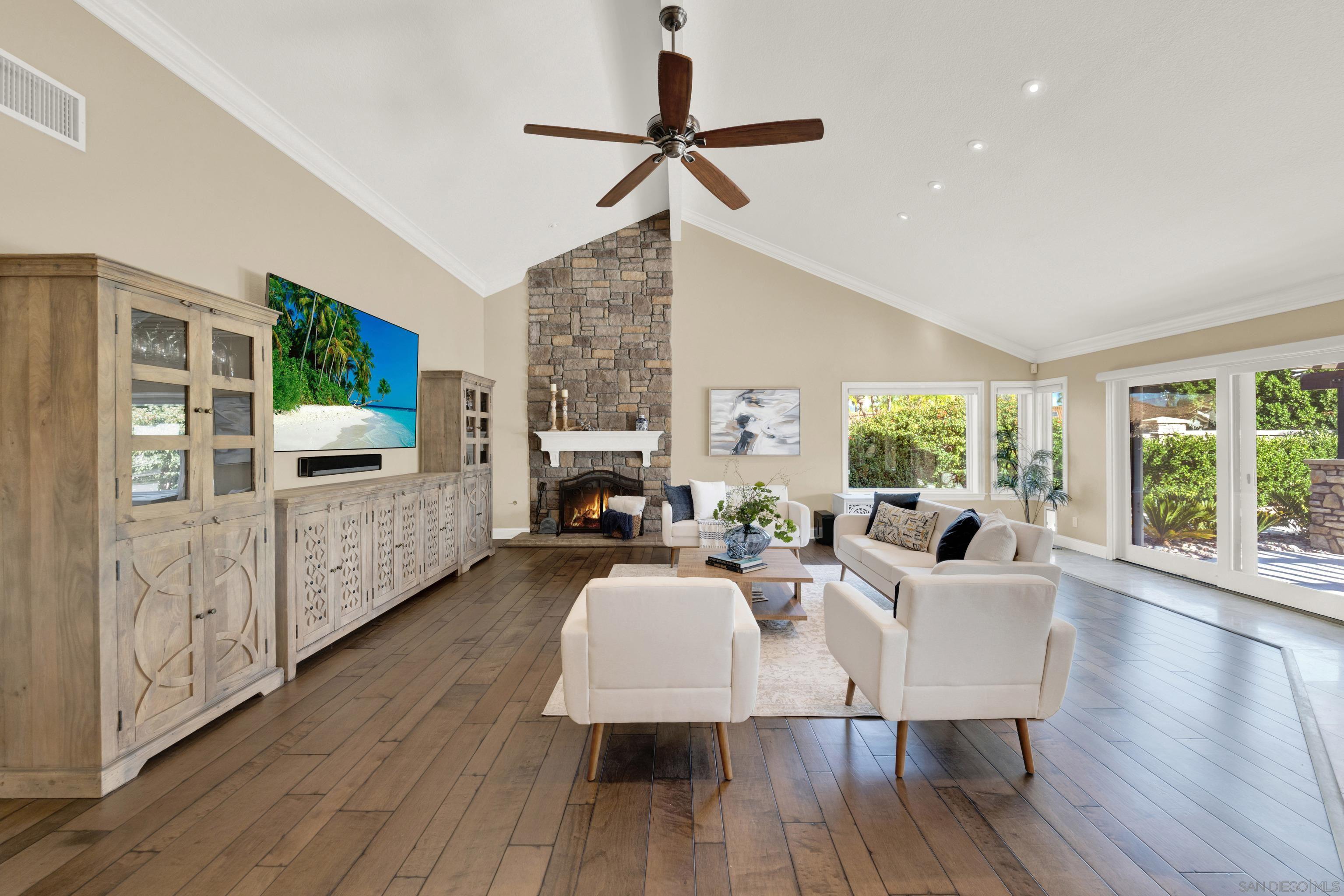 Detail Gallery Image 15 of 67 For 12885  Rockwell Ct, Poway,  CA 92064 - 6 Beds | 4/1 Baths