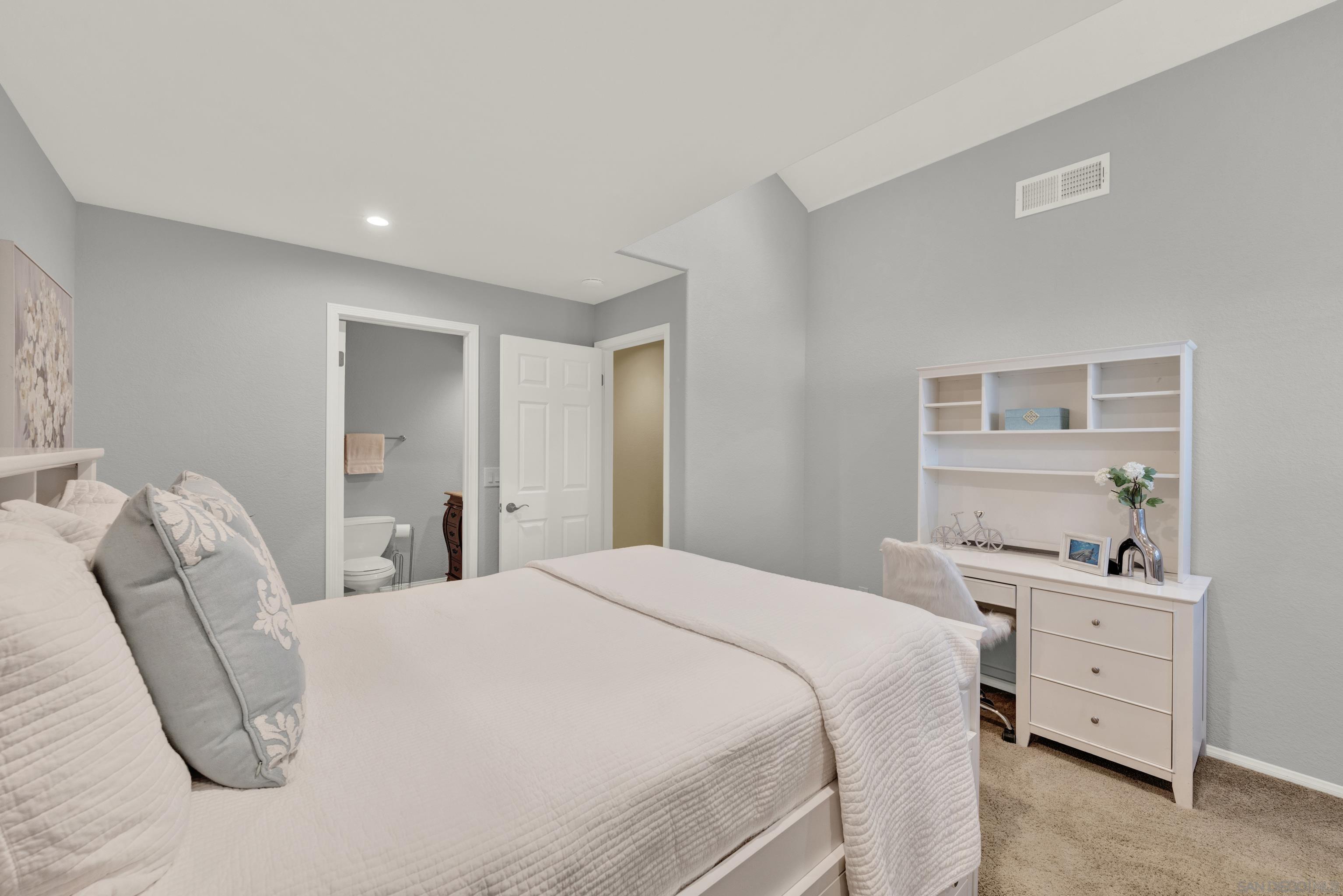 Detail Gallery Image 29 of 67 For 12885  Rockwell Ct, Poway,  CA 92064 - 6 Beds | 4/1 Baths