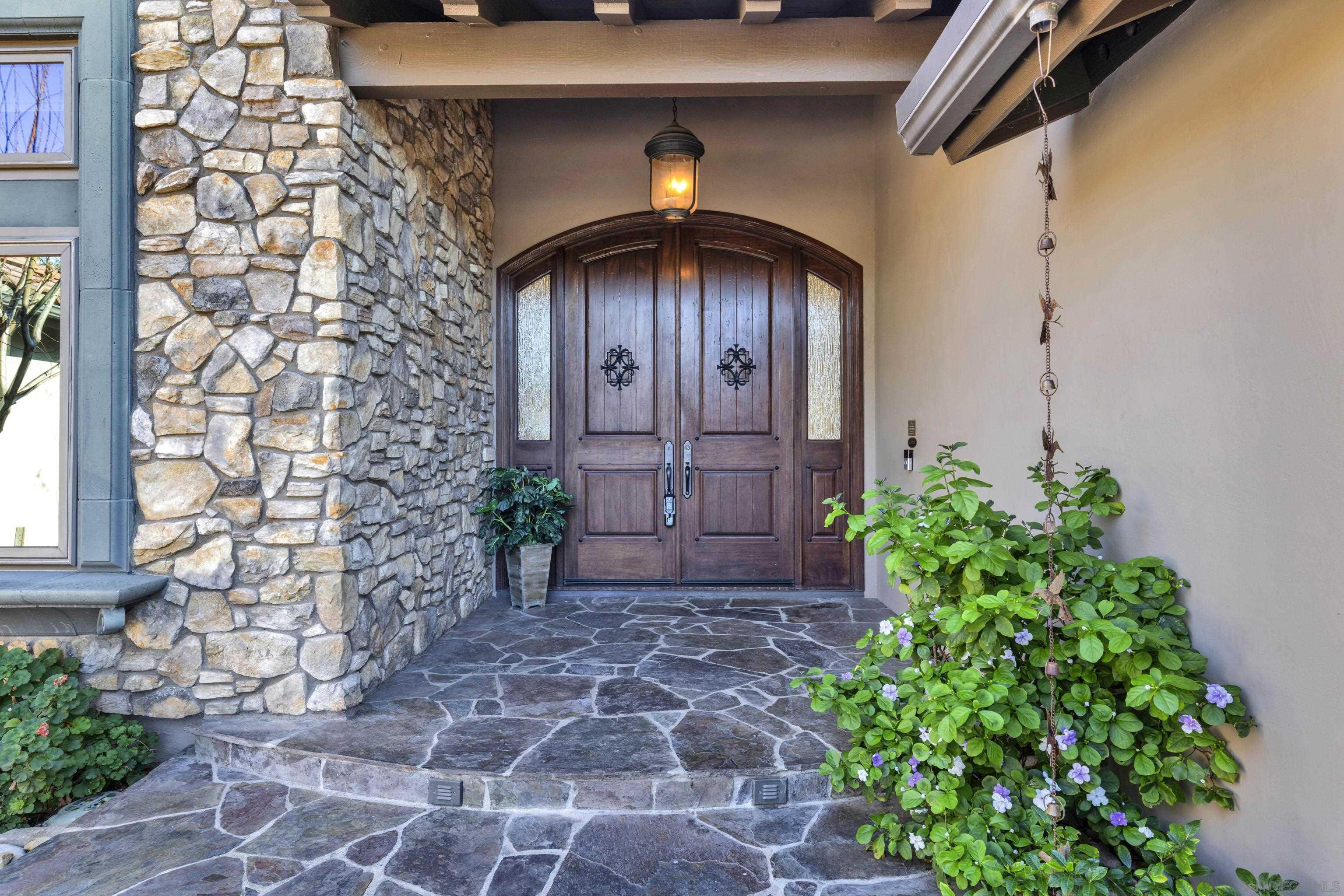 Detail Gallery Image 4 of 67 For 12885  Rockwell Ct, Poway,  CA 92064 - 6 Beds | 4/1 Baths