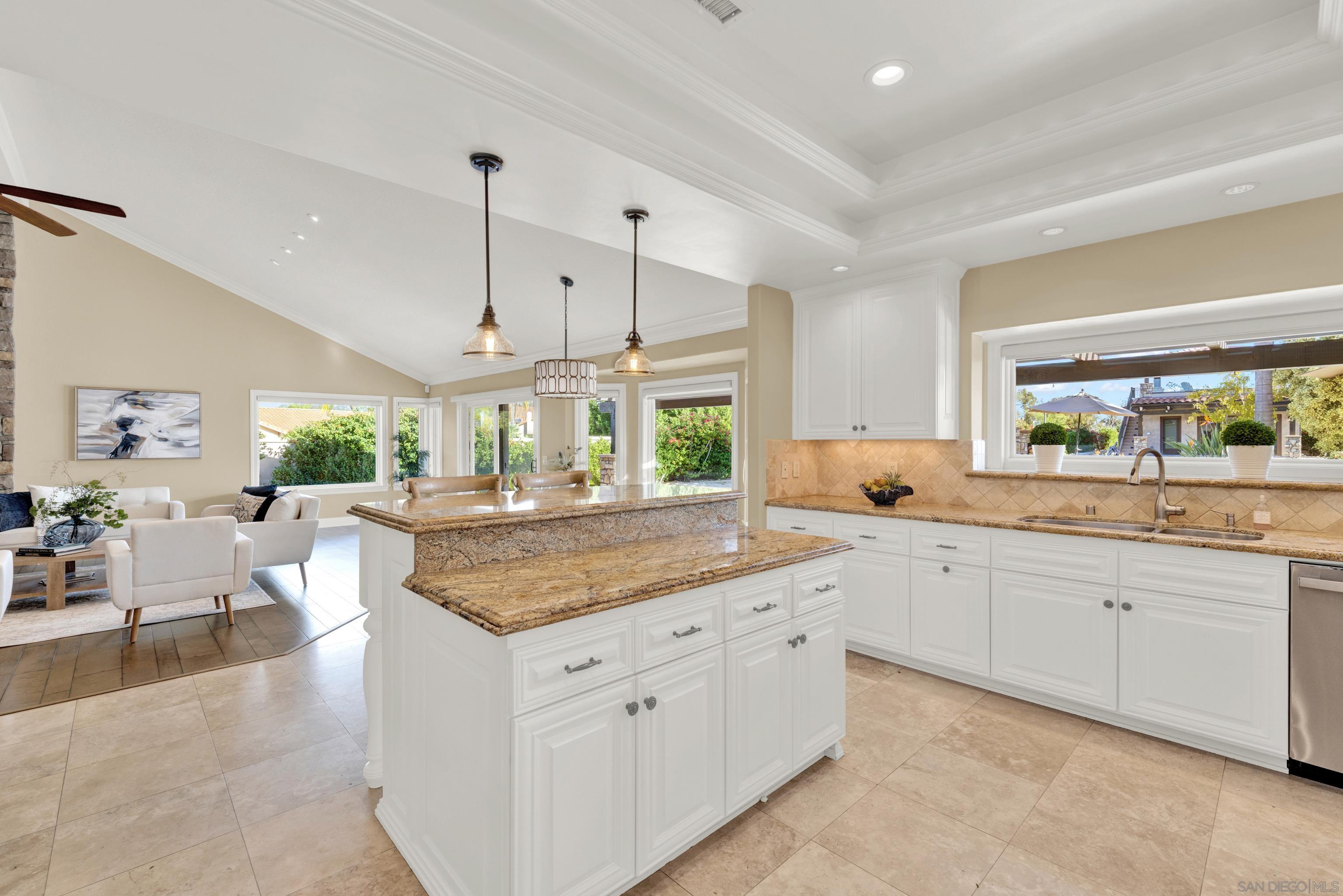 Detail Gallery Image 8 of 67 For 12885  Rockwell Ct, Poway,  CA 92064 - 6 Beds | 4/1 Baths