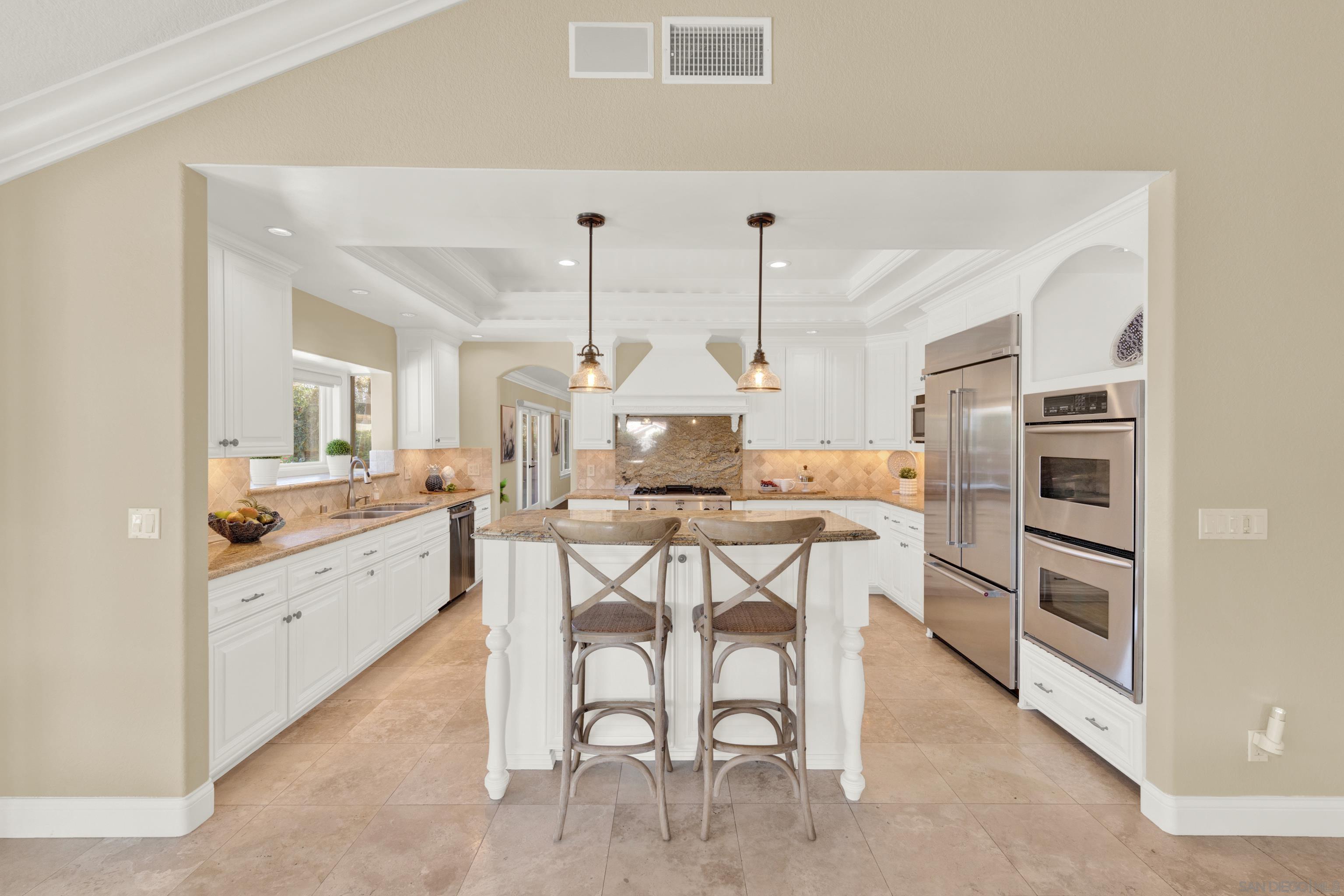Detail Gallery Image 9 of 67 For 12885  Rockwell Ct, Poway,  CA 92064 - 6 Beds | 4/1 Baths