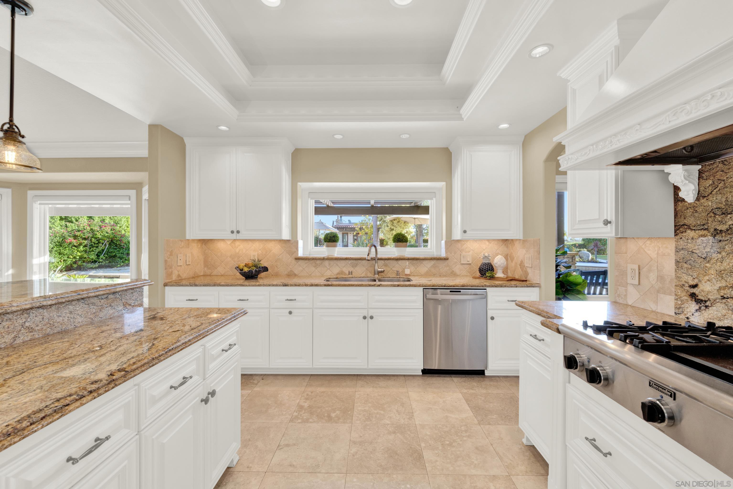 Detail Gallery Image 10 of 67 For 12885  Rockwell Ct, Poway,  CA 92064 - 6 Beds | 4/1 Baths