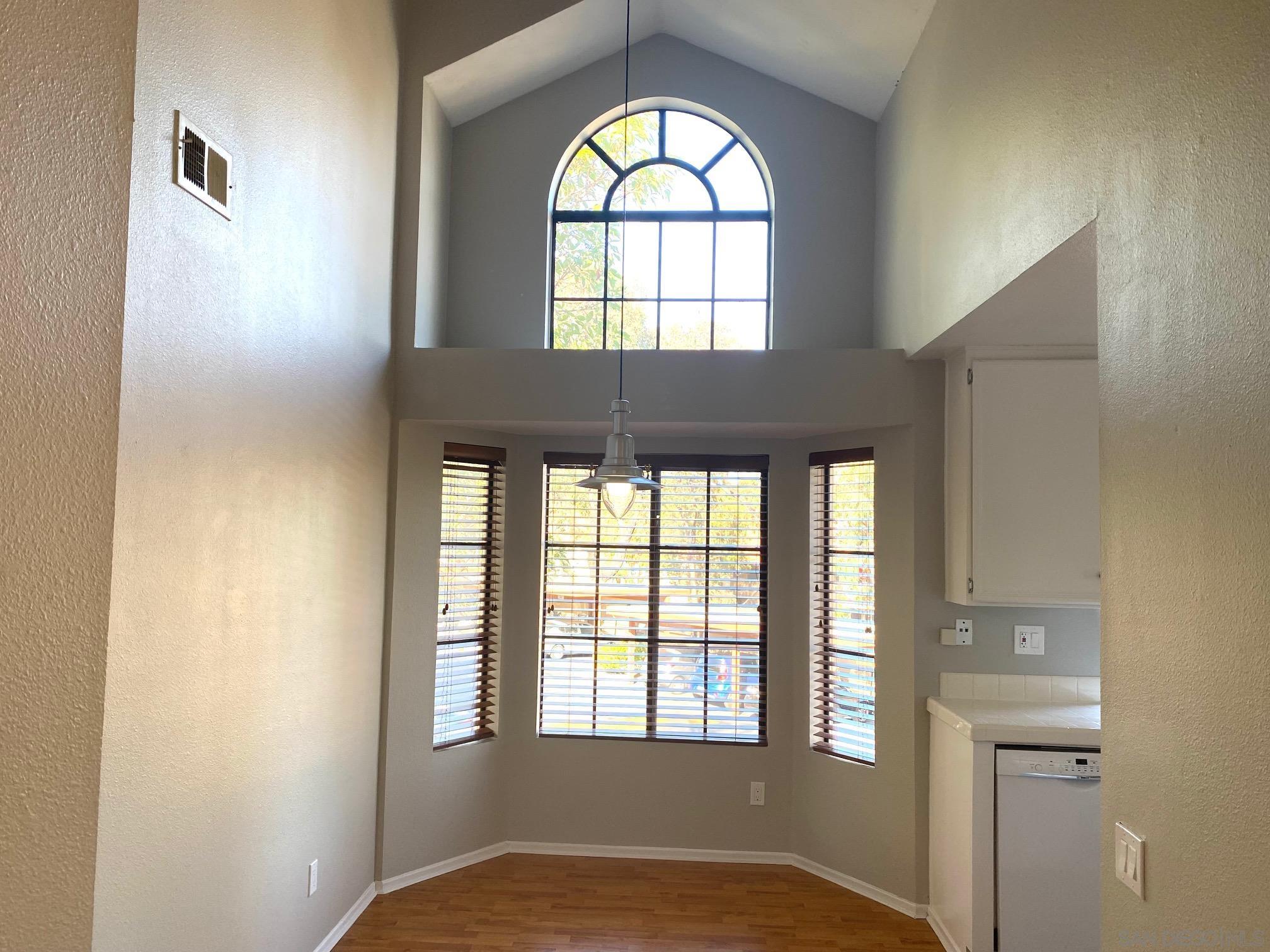 Front Image Thumbnail for SD260003896